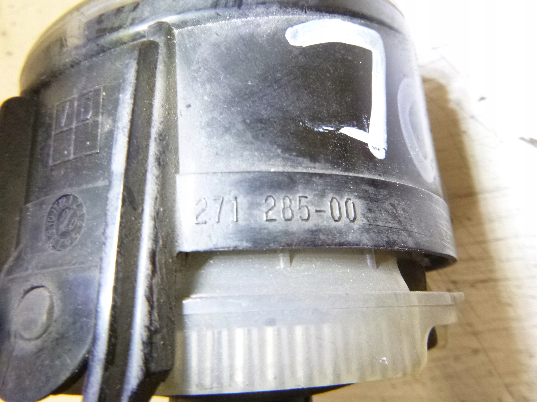 fog light left VW GOLF V 2006r.