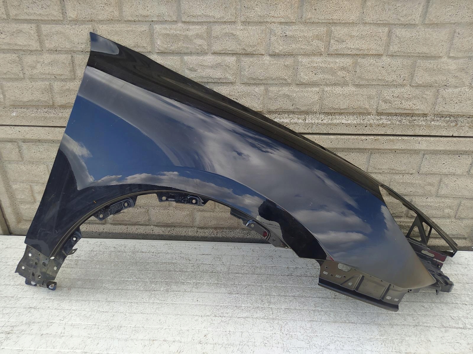 PORSCHE CAYENNE 2010-2014 BŁOTNIK PRZEDNI PRAWY