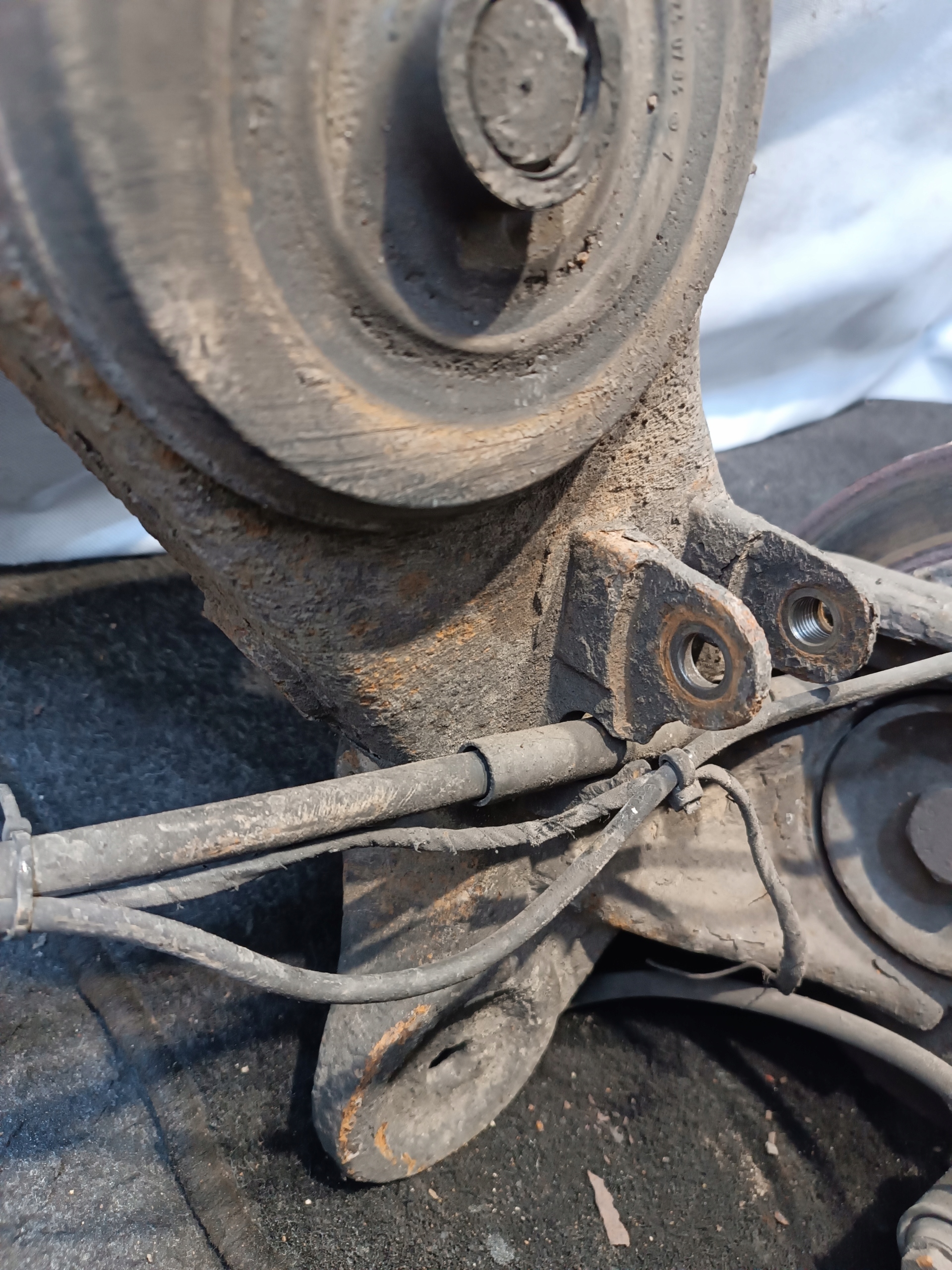 arm swing right rear part MERCEDES VITO 108D 1998r