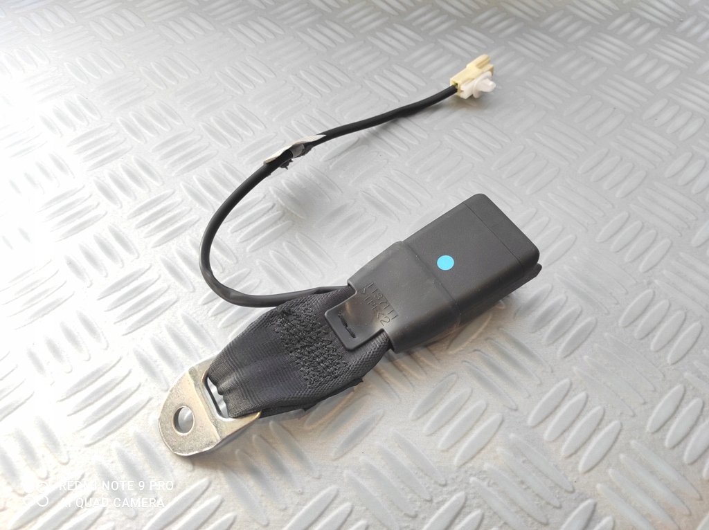 ремней безопасности suzuki SWIFT MK8