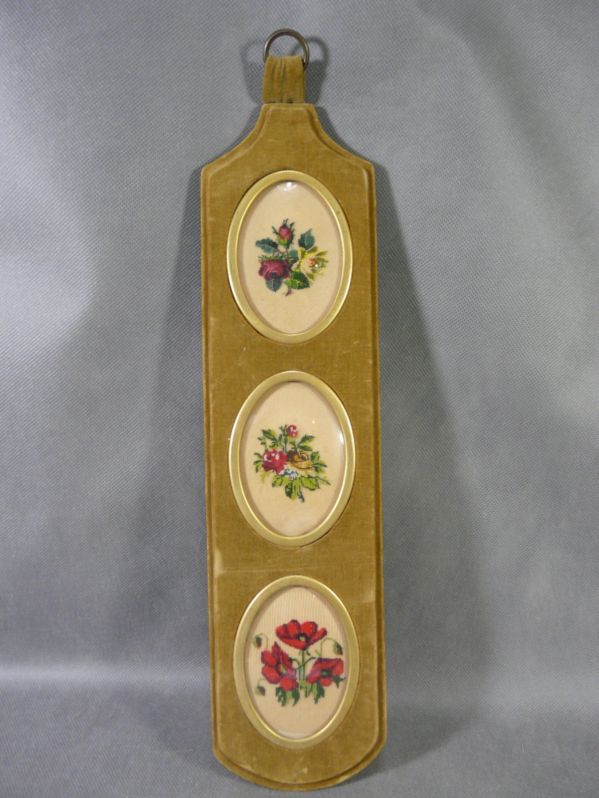 DEKORACJA ŚCIENNA Z TRZEMA OBRAZKAMI