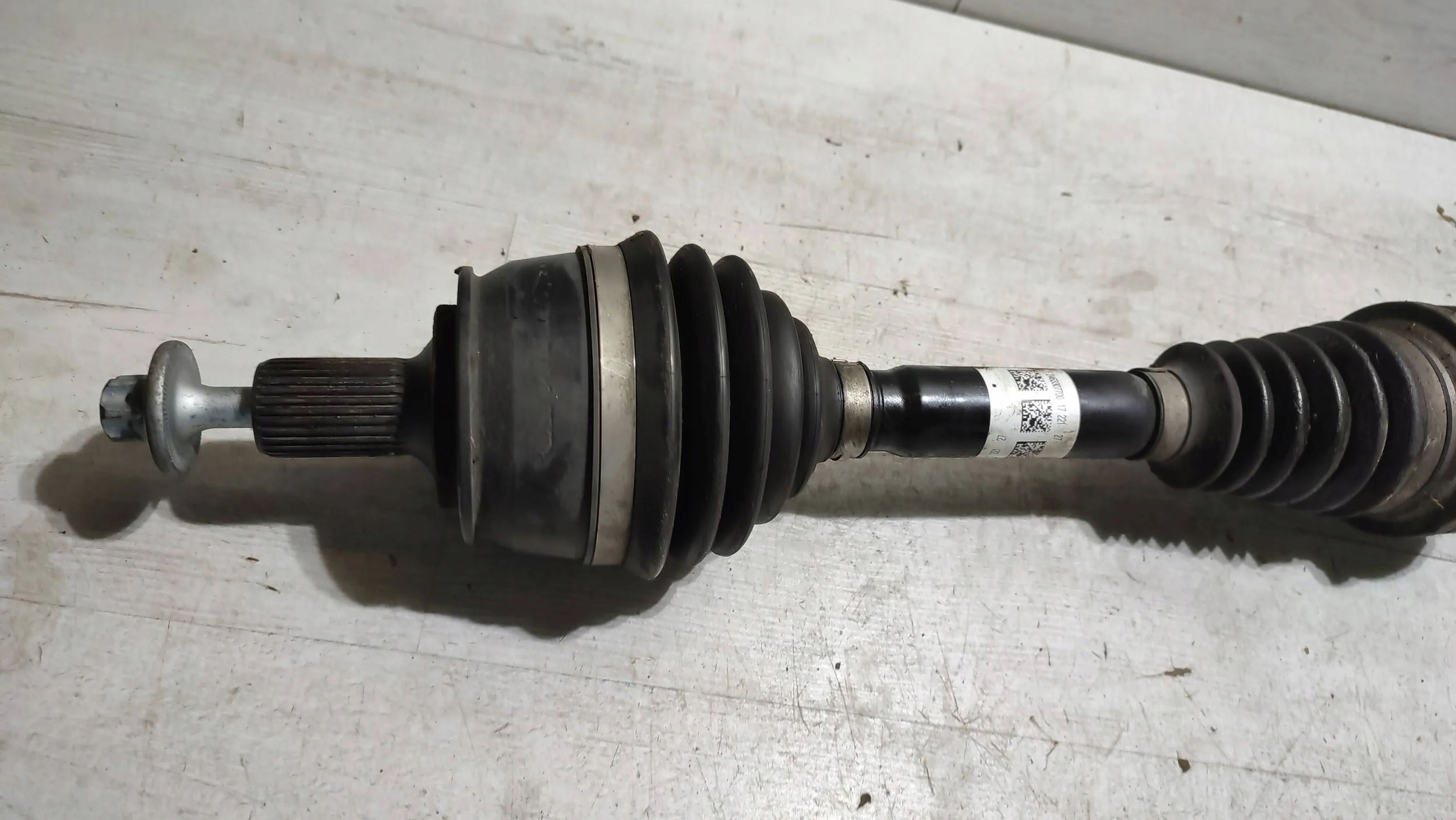 Mercedes-Benz A W176 2017 front side right semi-axis