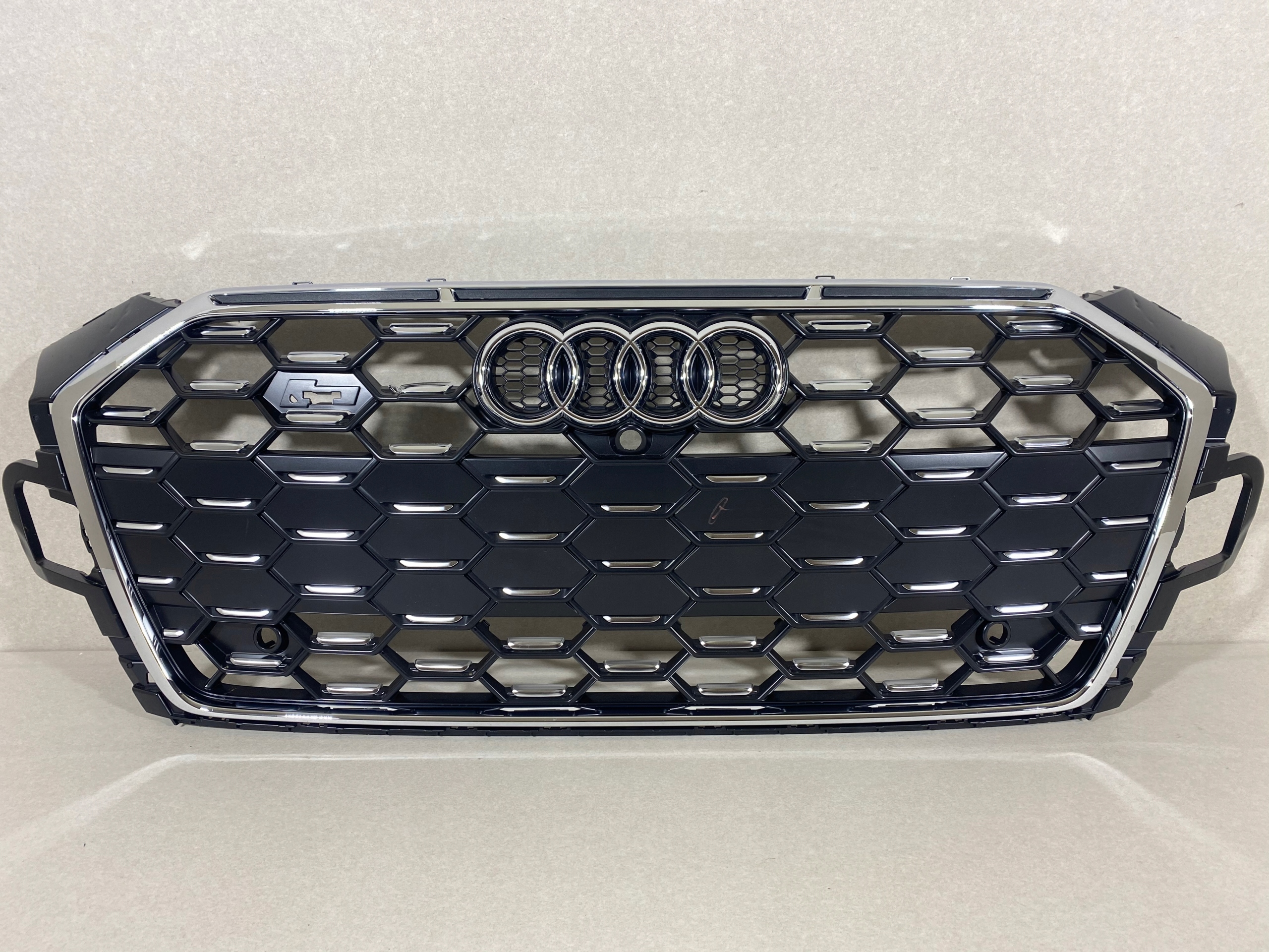 AUDI S5 8W6 LIFT ATRAPA GRILL PRZÓD CHROM IGŁA OEM