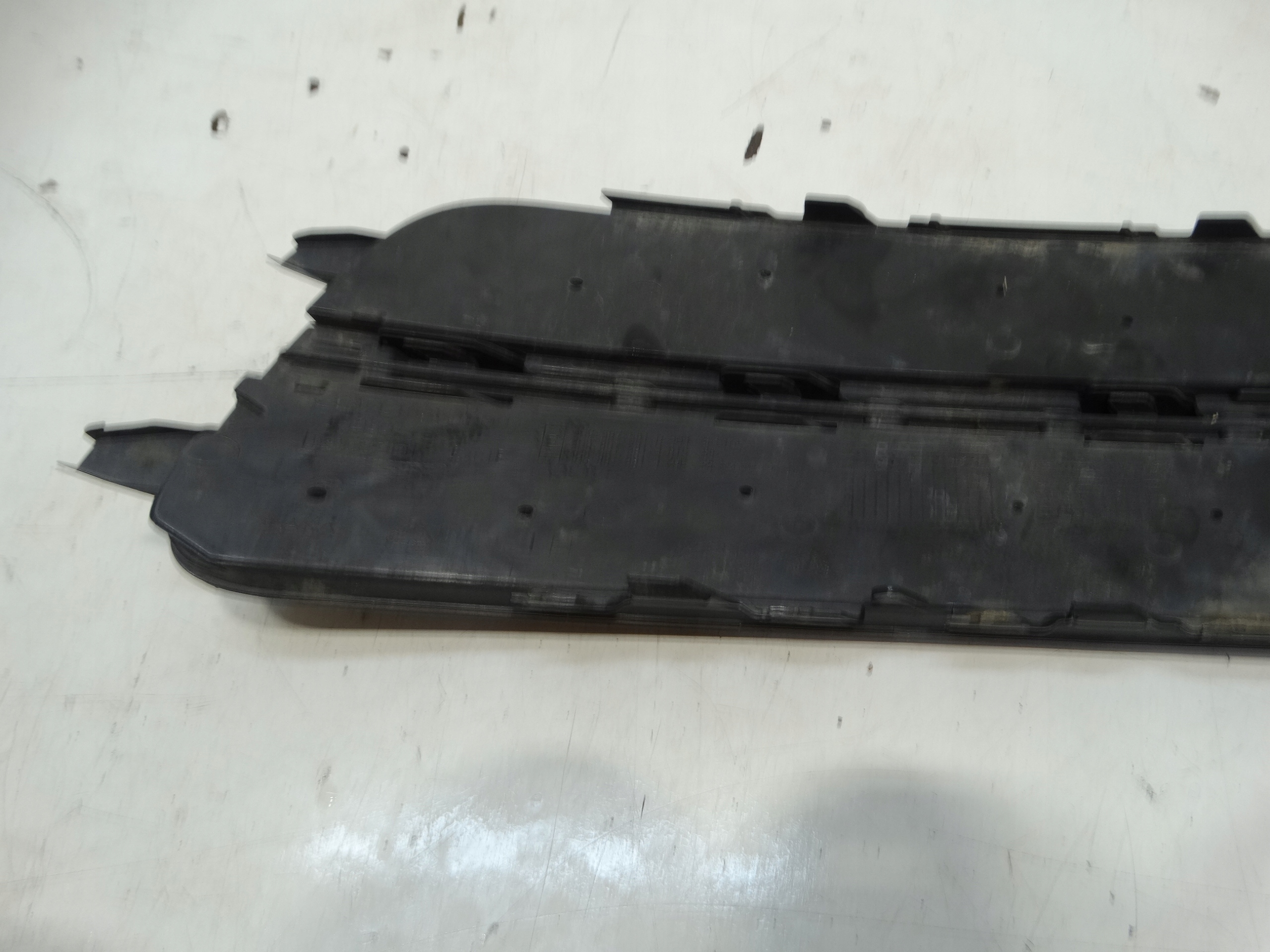 grid spoiler grille of a bumper left AUDI A6 C7 4G0807681D