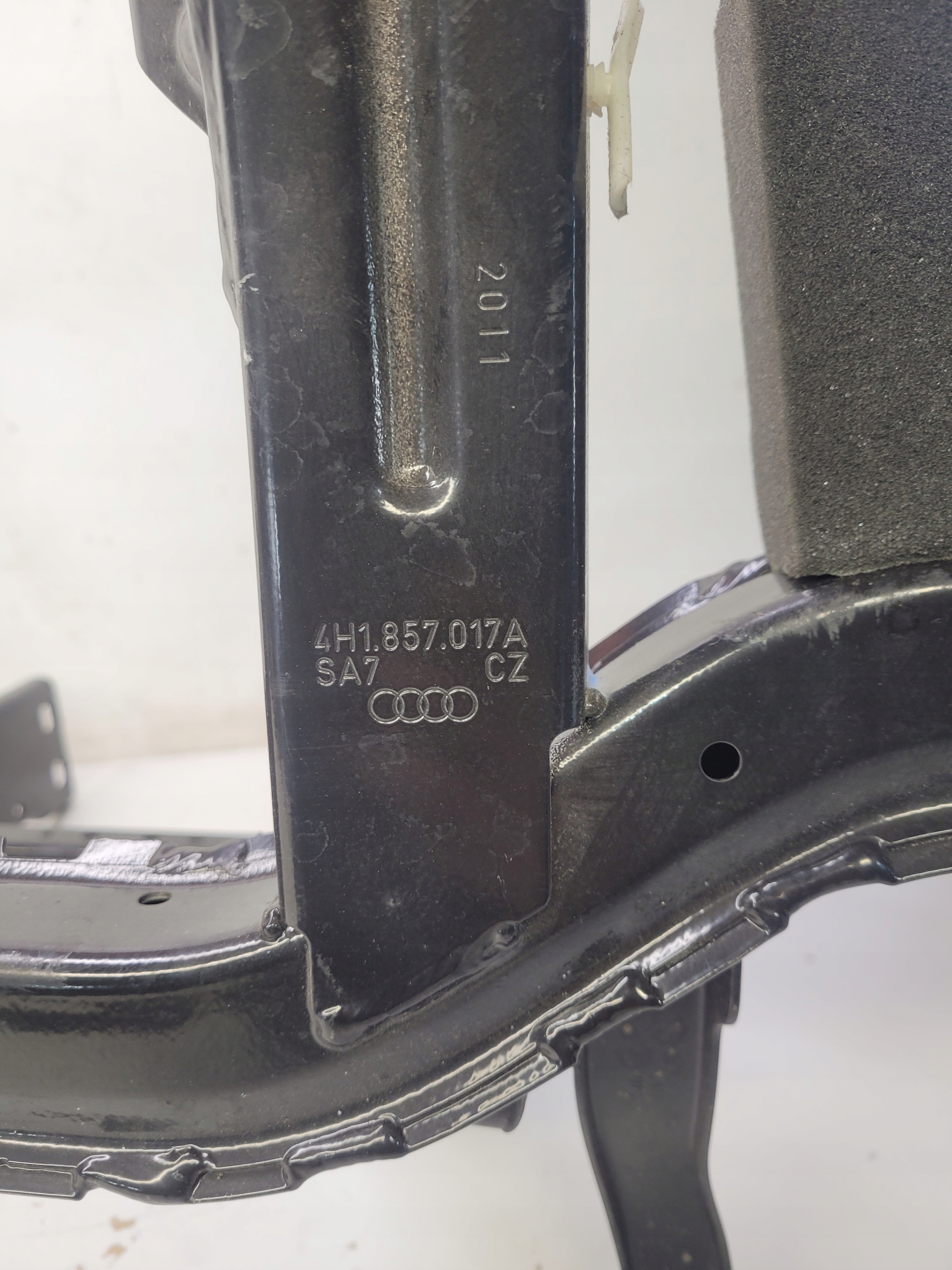 SUPPORT DU TABLEAU DE BORD ROZDZIELCZEJ AUDI A8 D4 4H1857017A