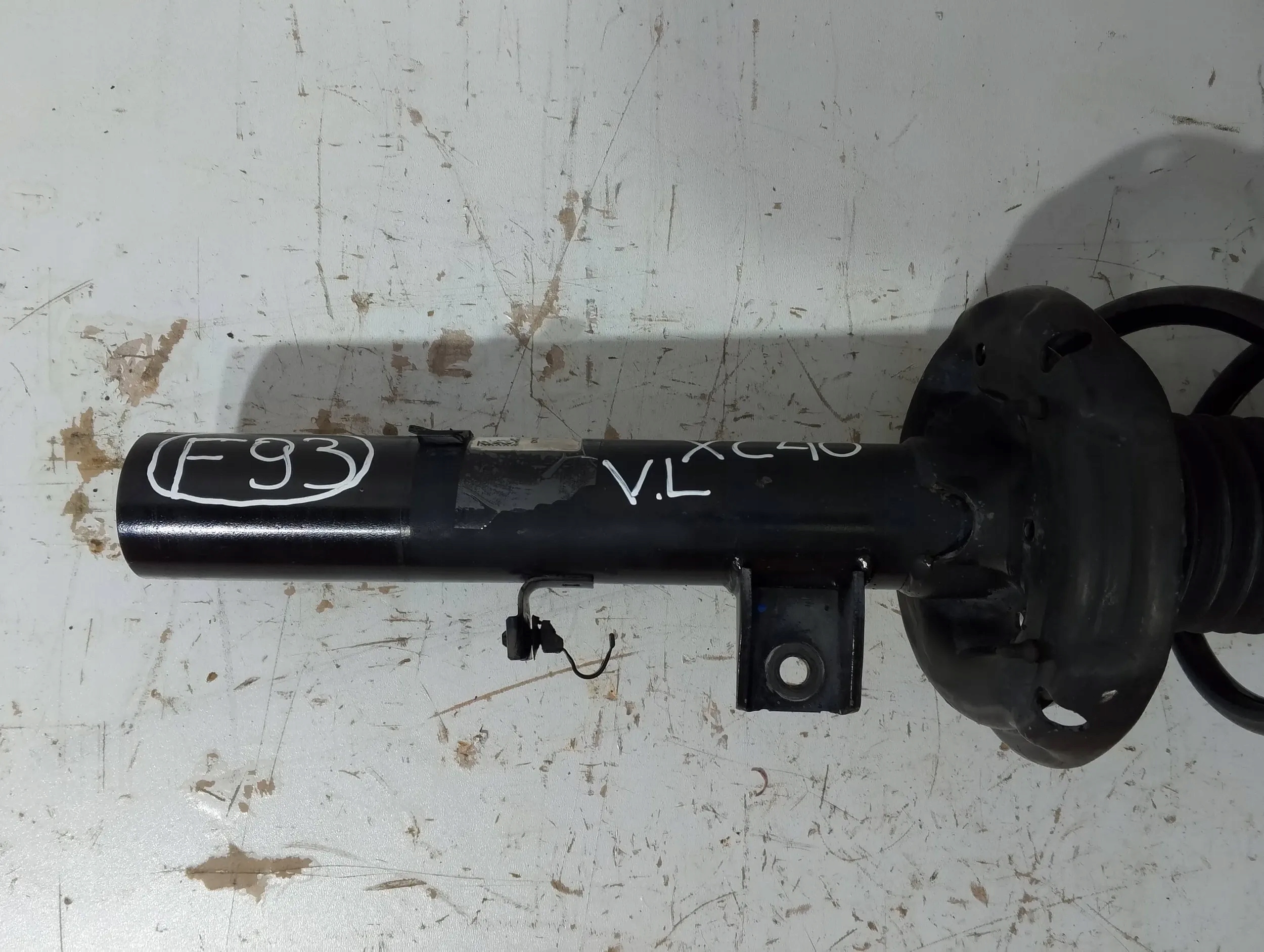 Volvo XC40 T3 shock absorber front left (f93)