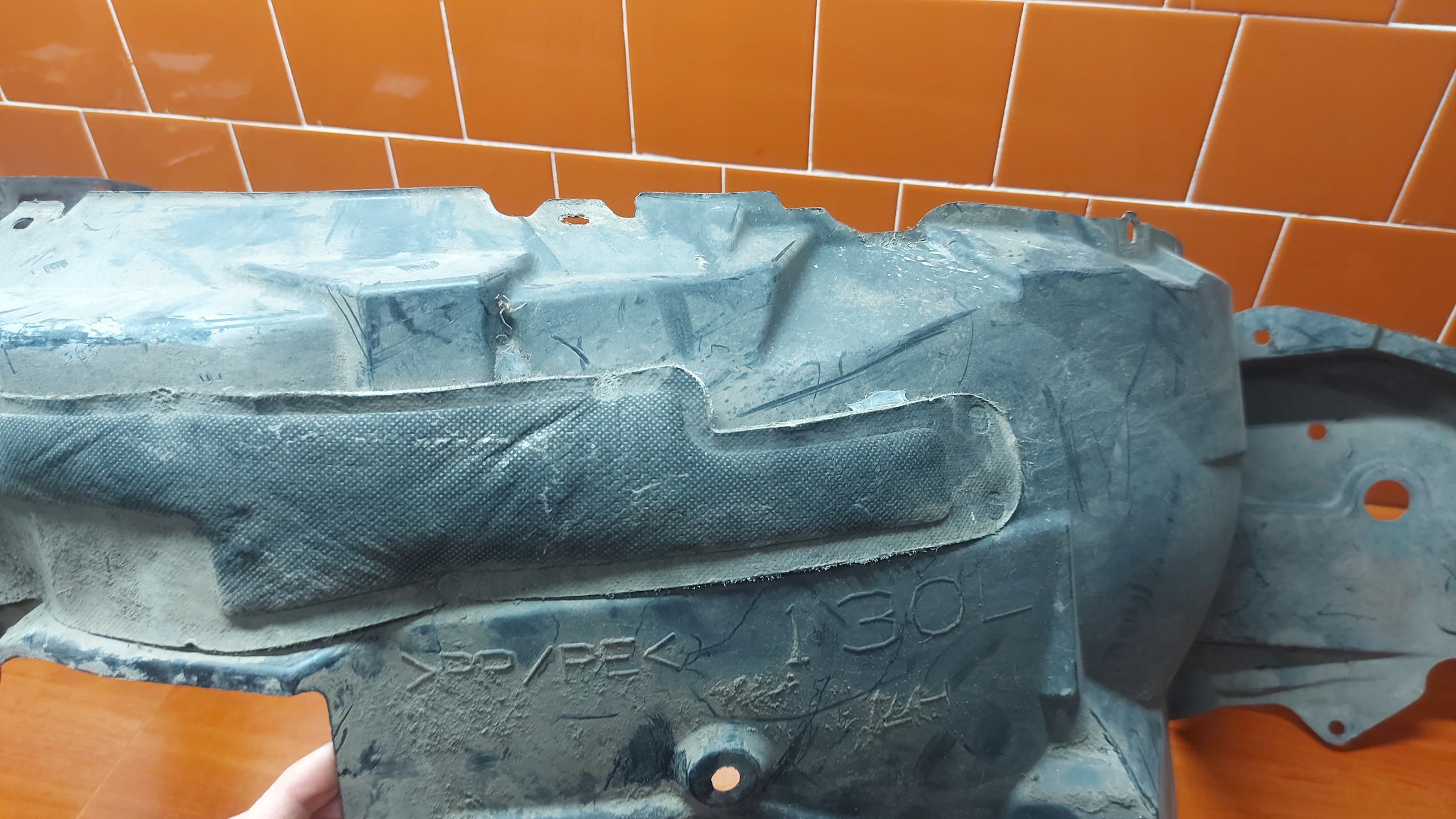 mudguard left left front front TOYOTA AURIS and 06-12