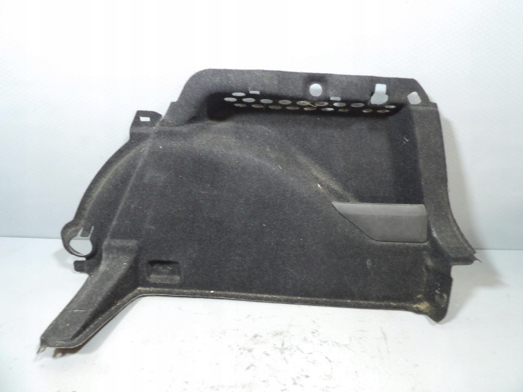 SKODA SCALA OBICIE boot right 657867428D