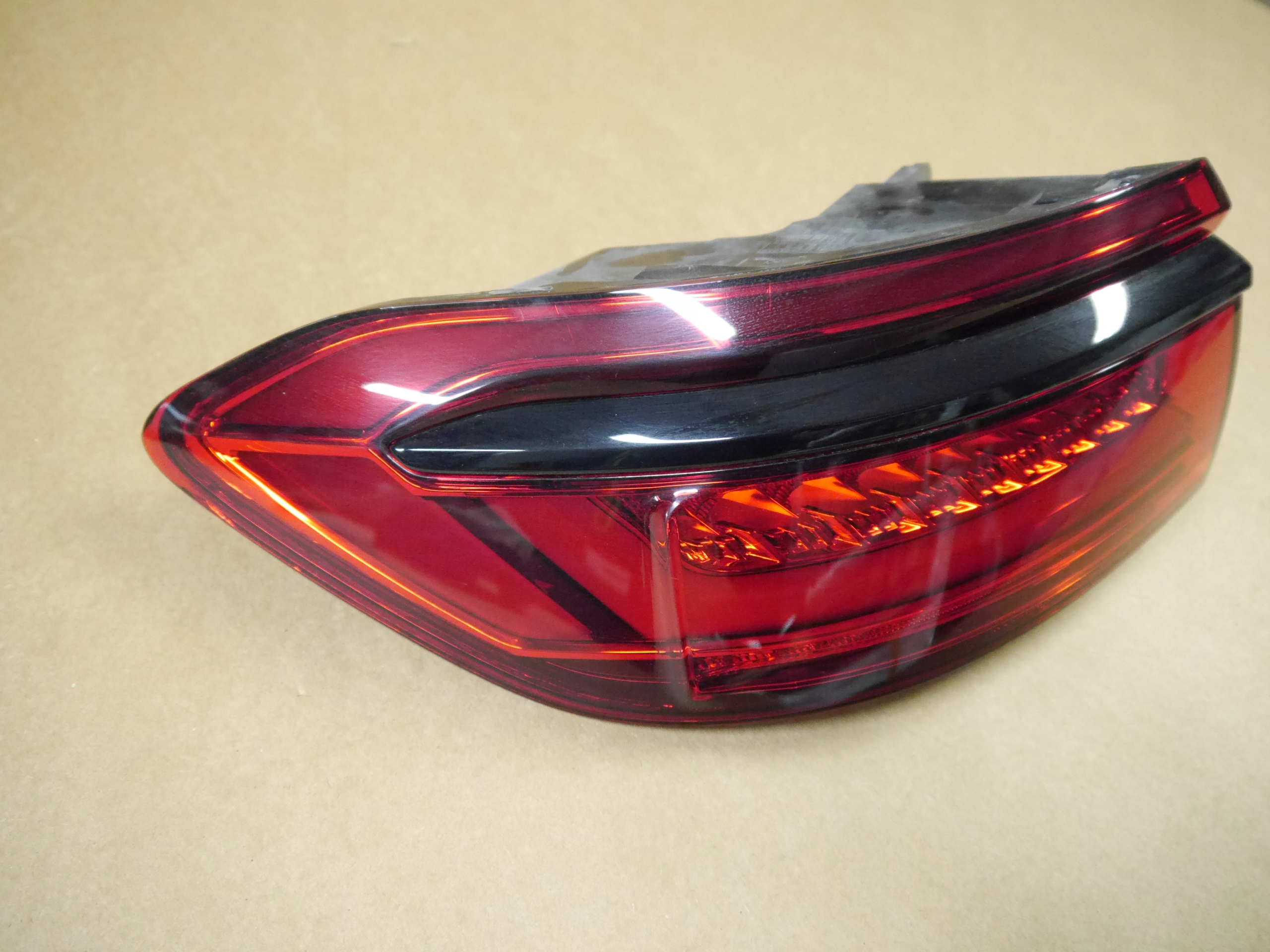 AUDI A8 D5 LAMPA TYŁ LED MATRIX 4N0945091D Numer katalogowy części 4N0945091D   od audiolcar