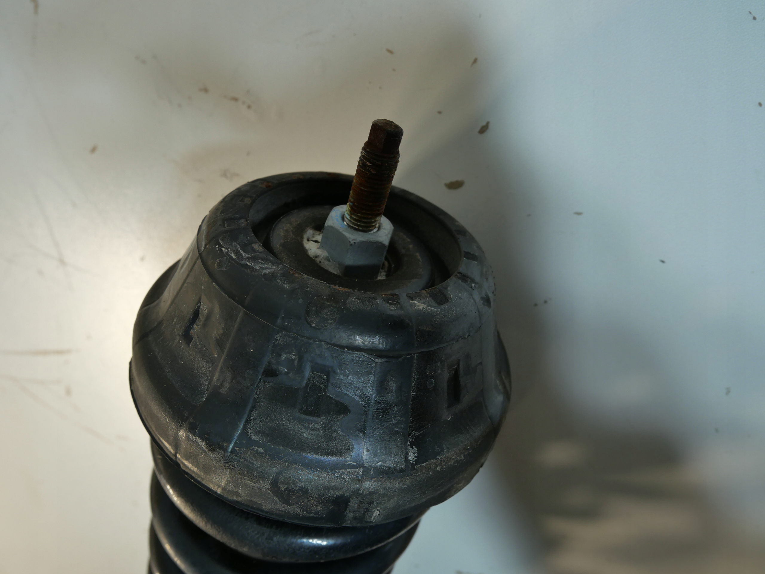 VW AMAROK shock absorber front 2H6412021