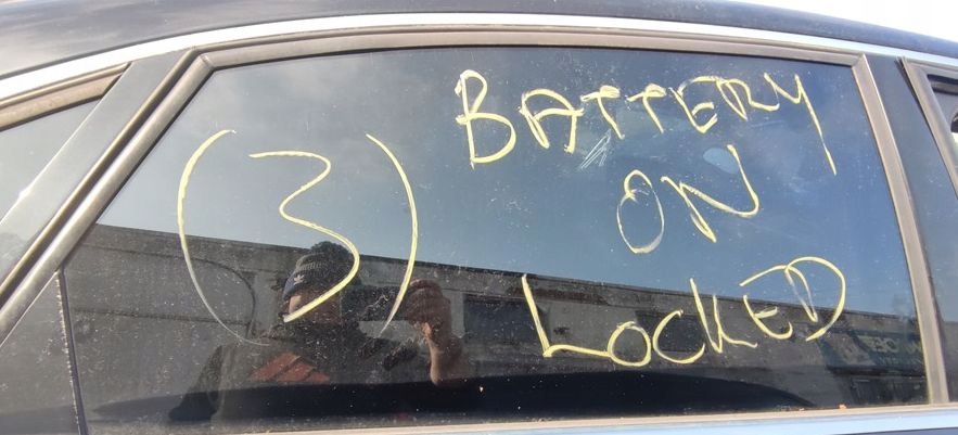 СКЛО ПОДВІЙНИЙ ДВЕРІ ПРАВИЙ ЗАД. AUDI A8 D3e LONG РЕСТАЙЛІНГ Lz9y ЧОРНИЙ 2006r