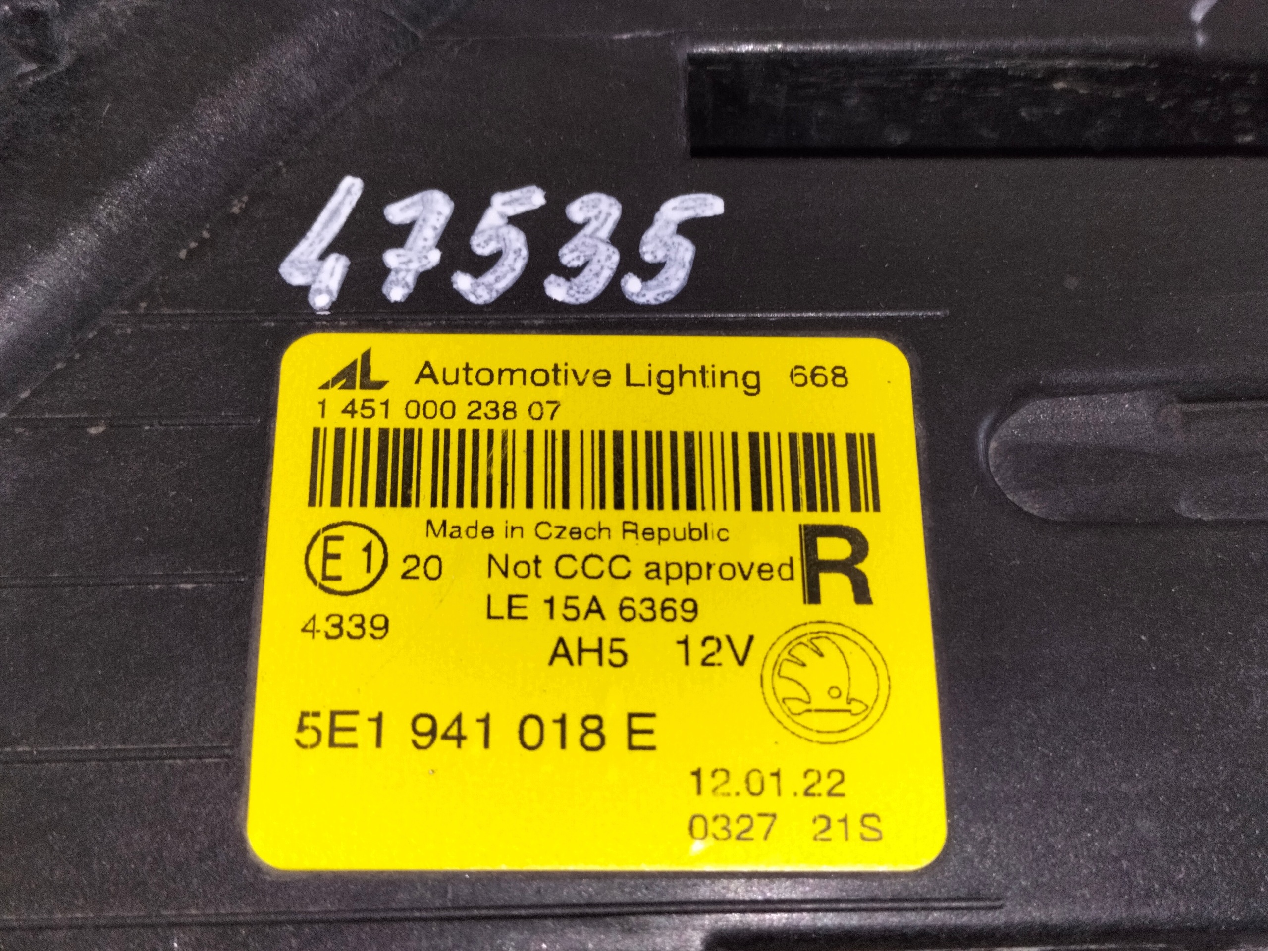light front reflektor right SKODA OCTAVIA 3 III LIFT 17-20 FULL LED