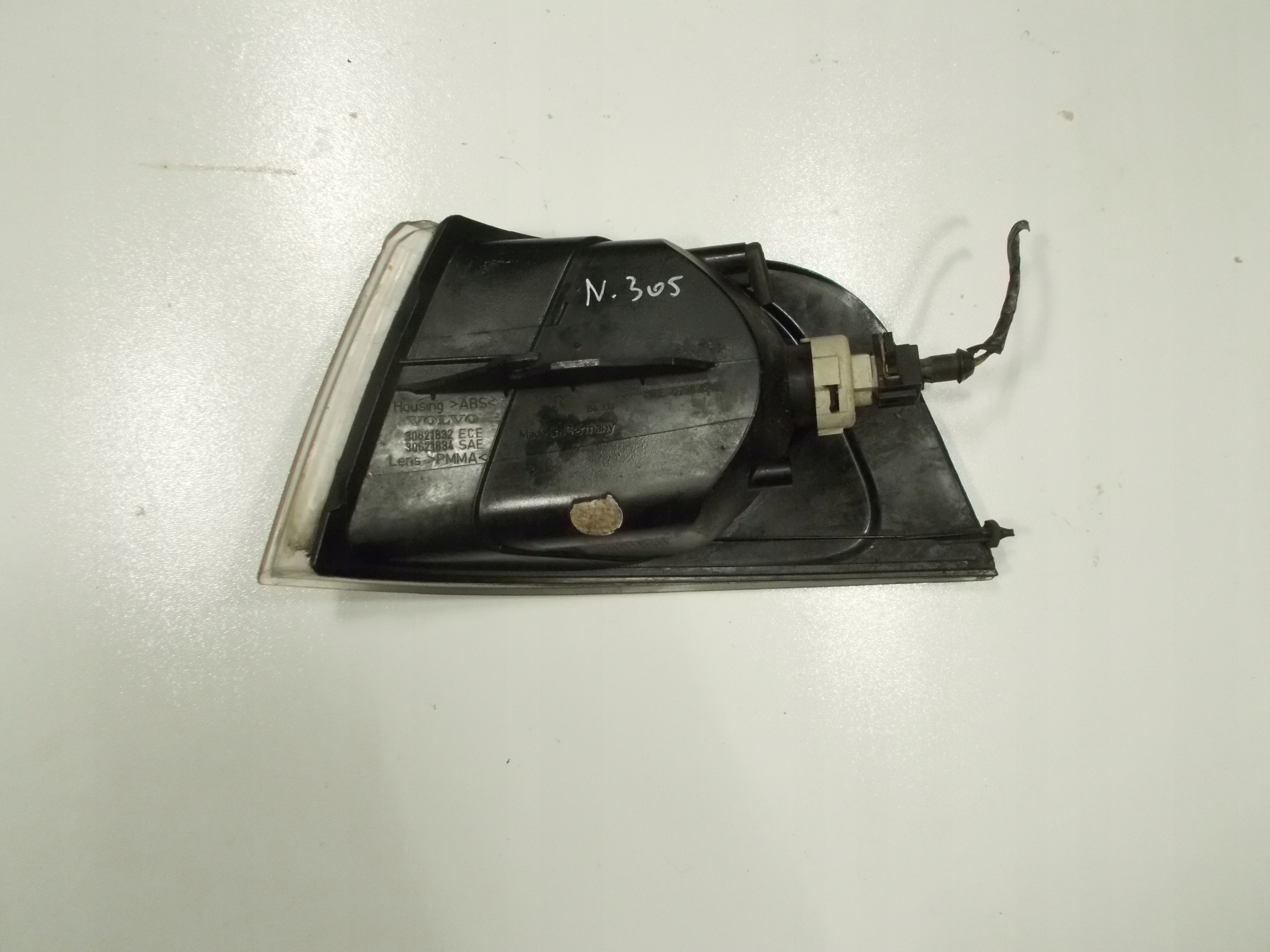 VOLVO V40 S40 LIFT indicator blinker front right 30621832 30621834 black
