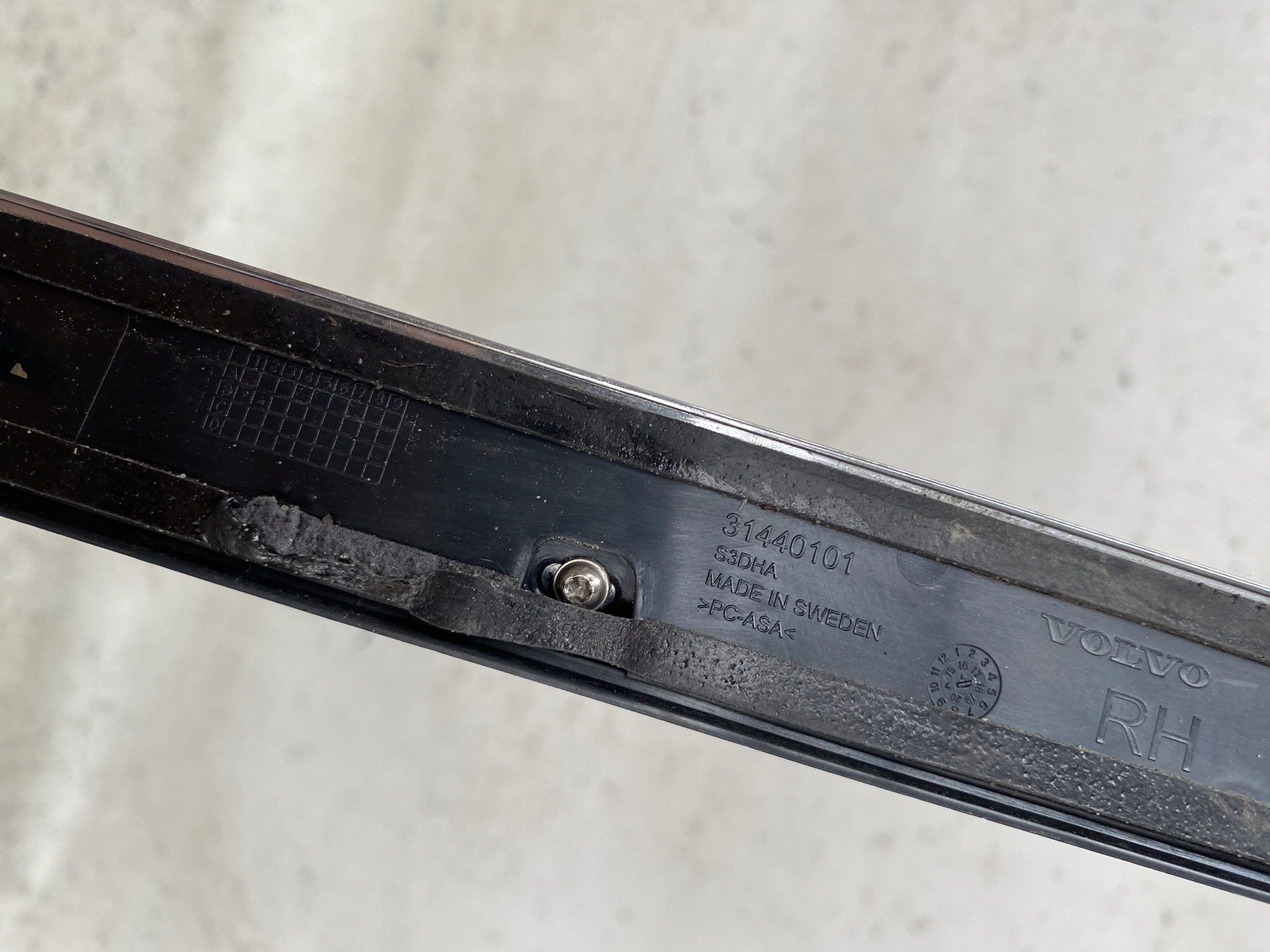 VOLVO V90 S90 II 2 16- moulding door right front front CHROM 31440101