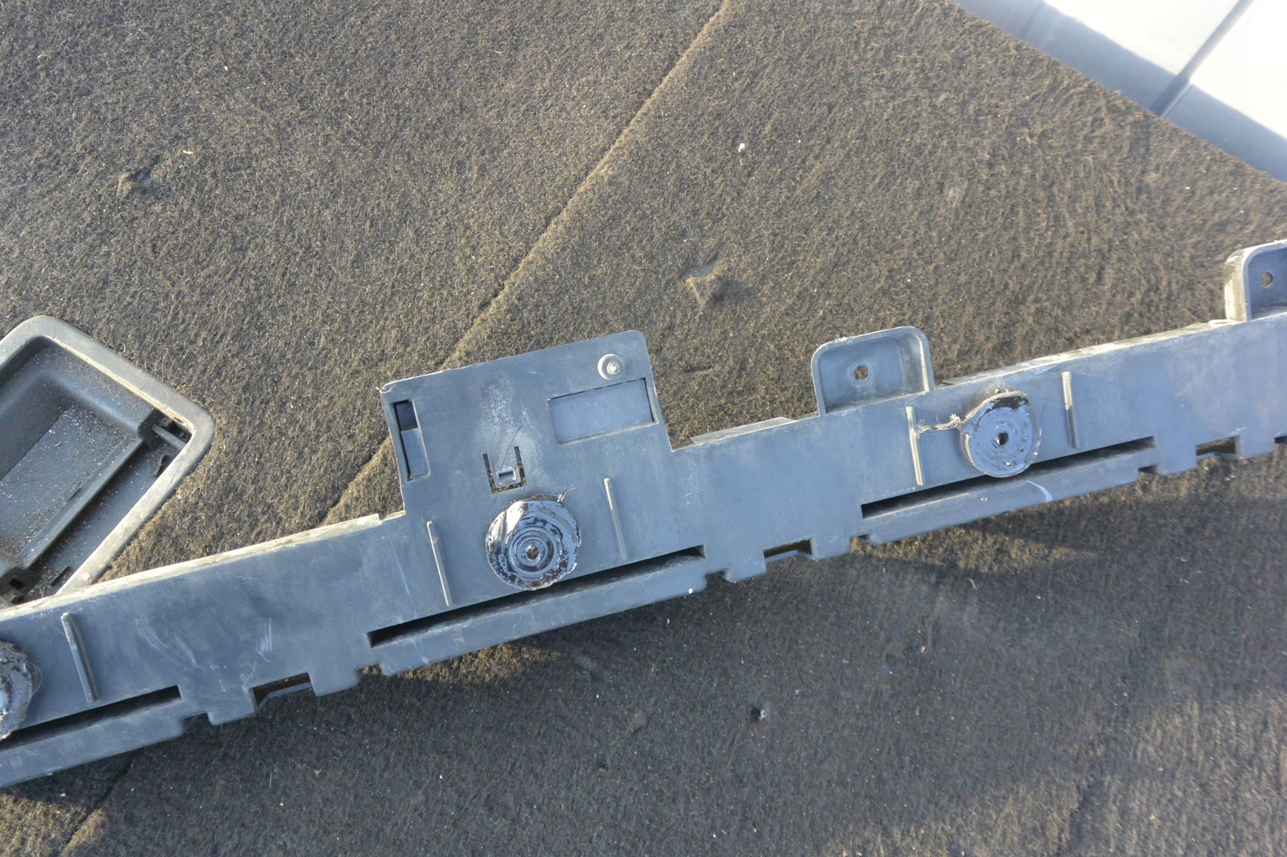bumper bracket rear part MASERATI QUATTROPORTE VI KOMPLET left right central