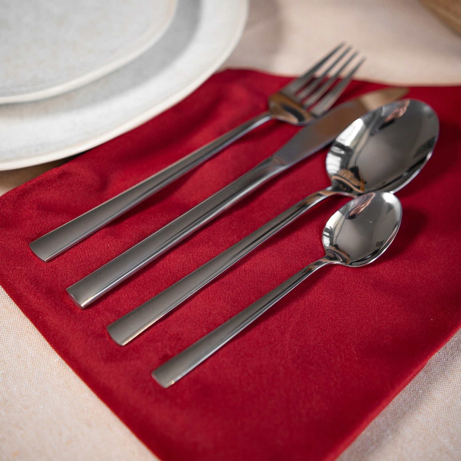 SZTUĆCE ZESTAW KOMPLET SZTUĆCÓW 24 EL połysk 6 os. Liczba osób 6