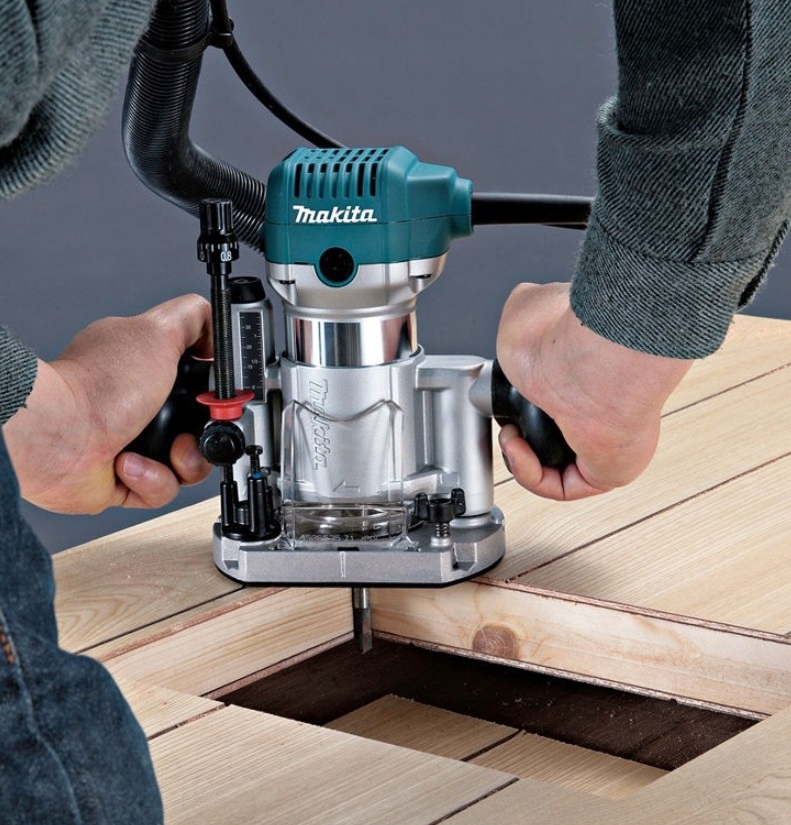 FREZARKO-WYCINARKA 710W MAKITA Maksymalna moc 710 W