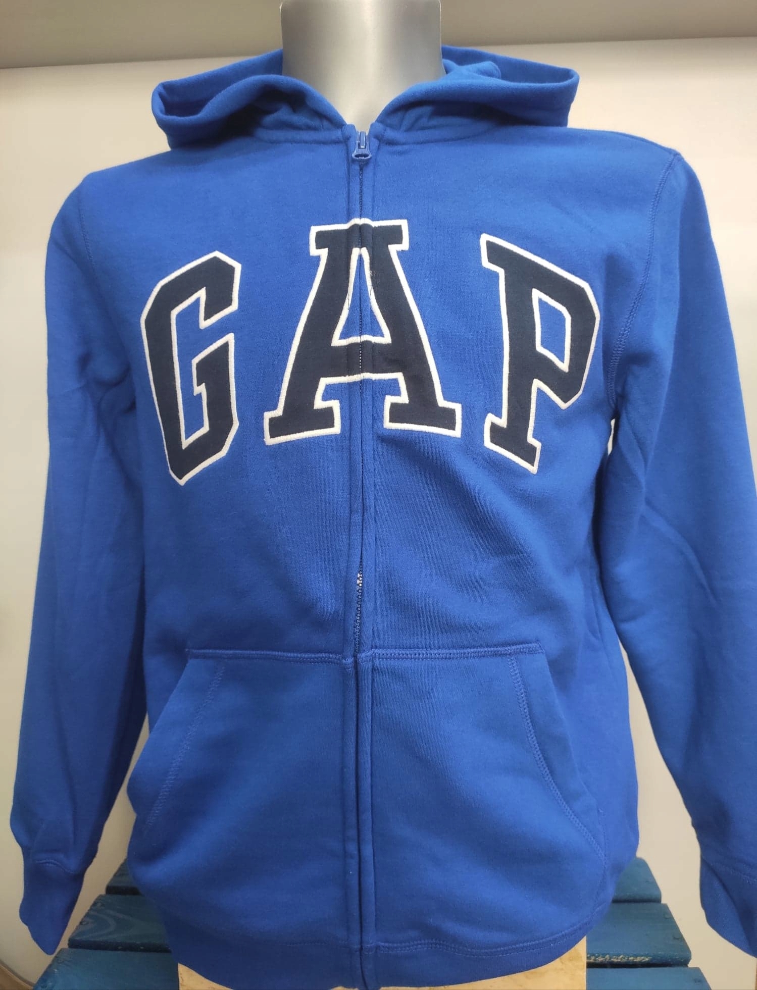 

Bluza Gap niebieska 116-122 cm 6-7 lat oryginał