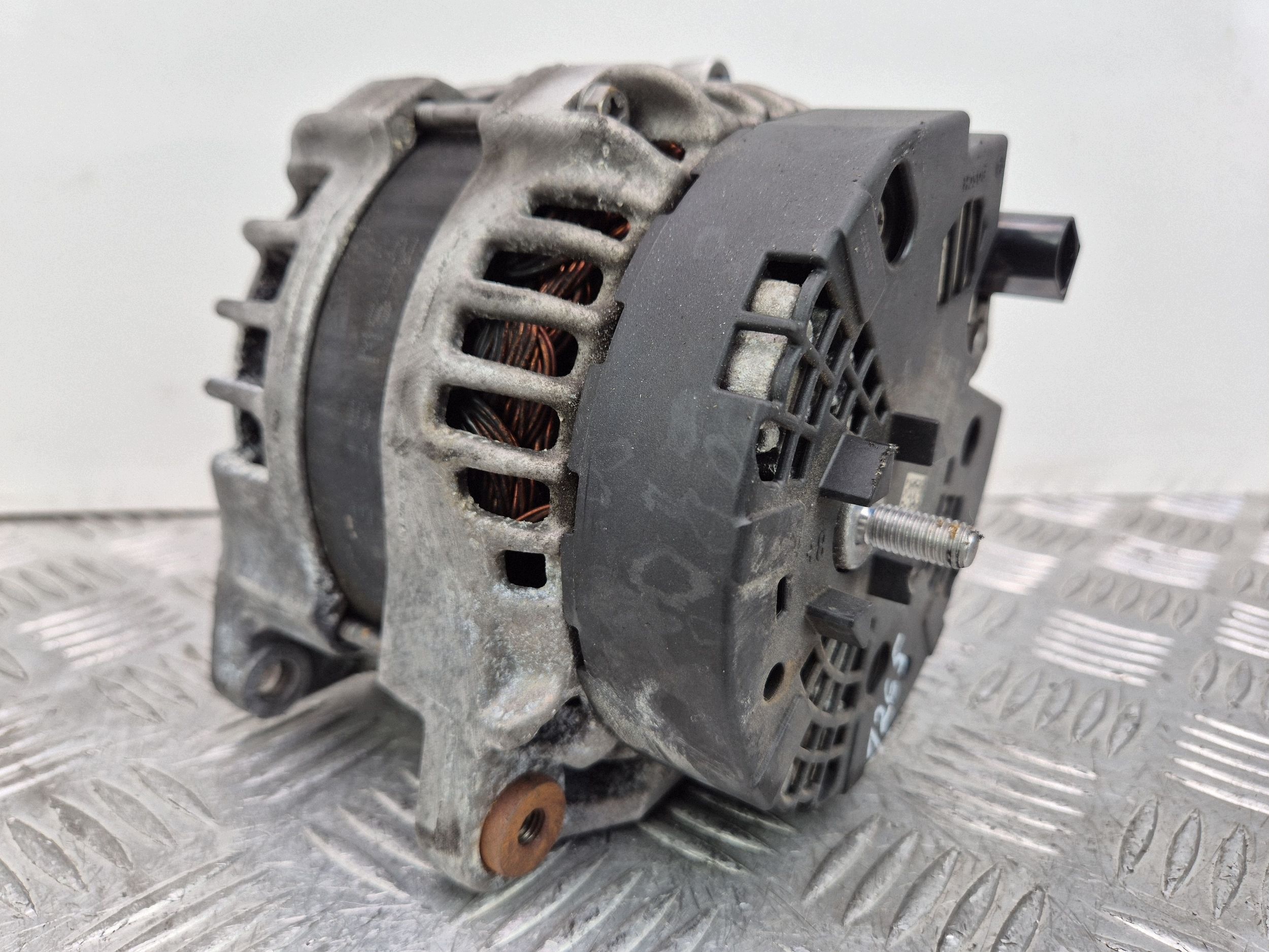 Mercedes GLA250 W156 X156 Alternator A0009061903