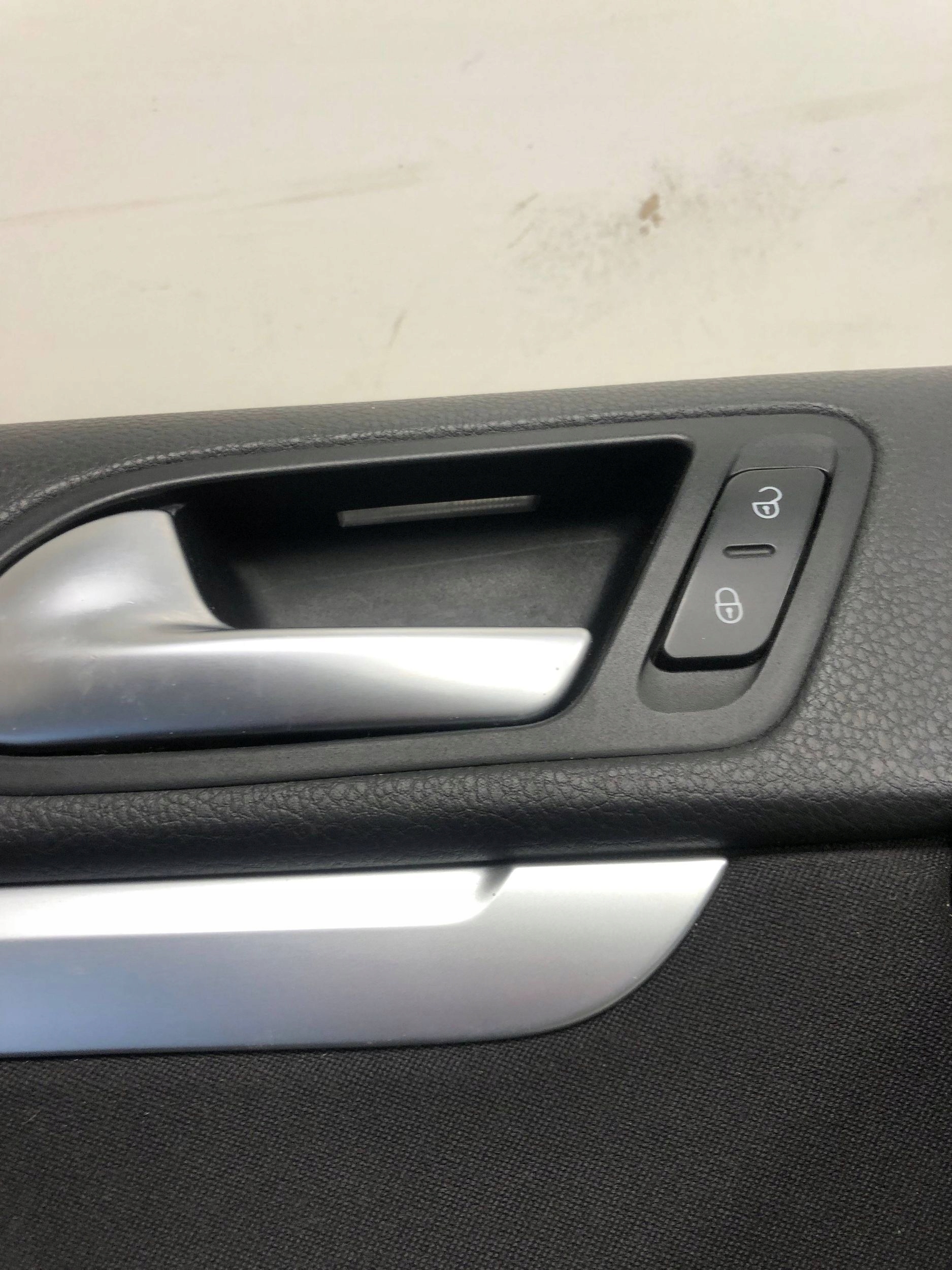 side door left front VW TIGUAN 5N0867011