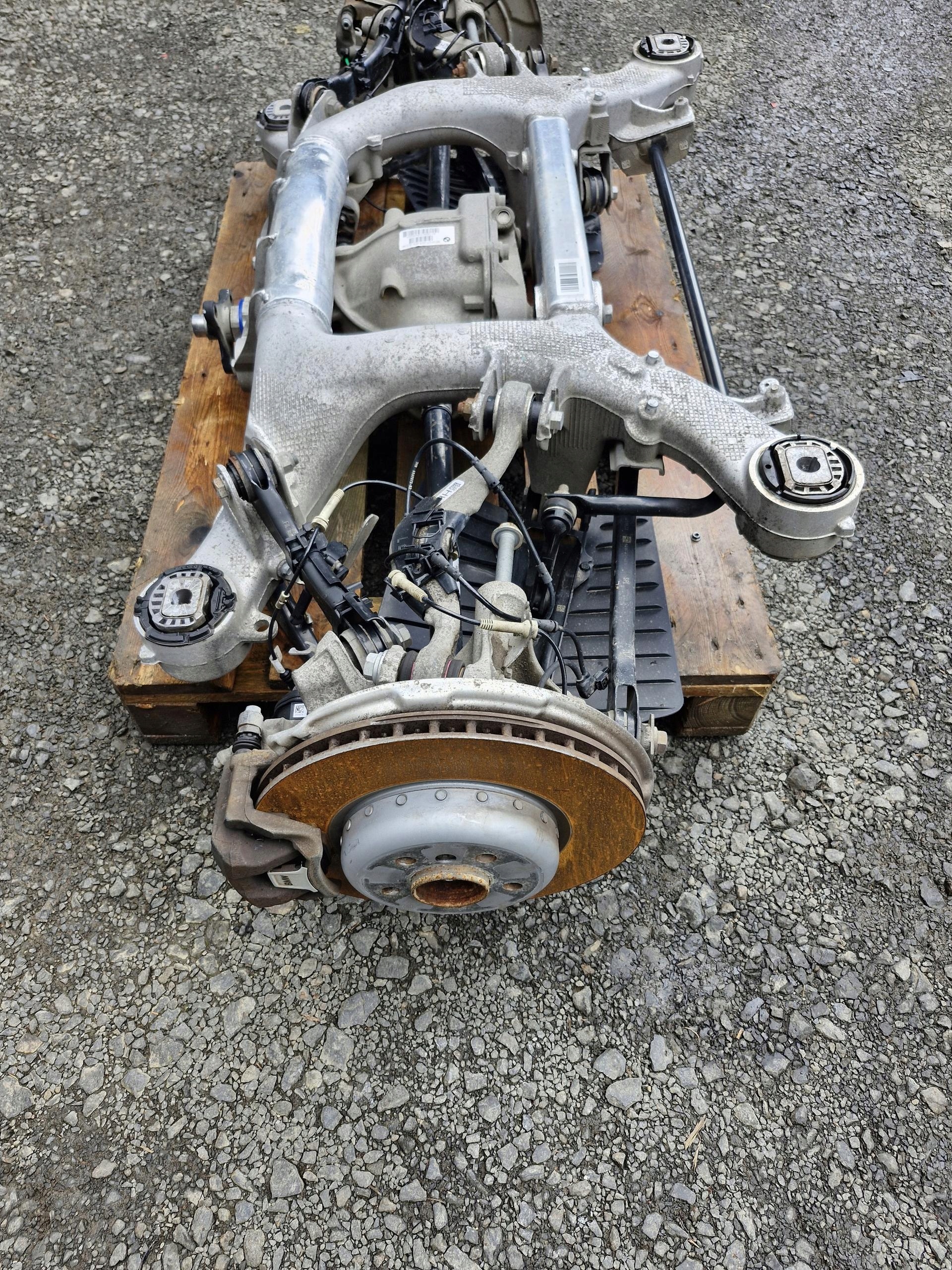 BMW G11 730D sususpension rear part rear. complete subframe swings diff