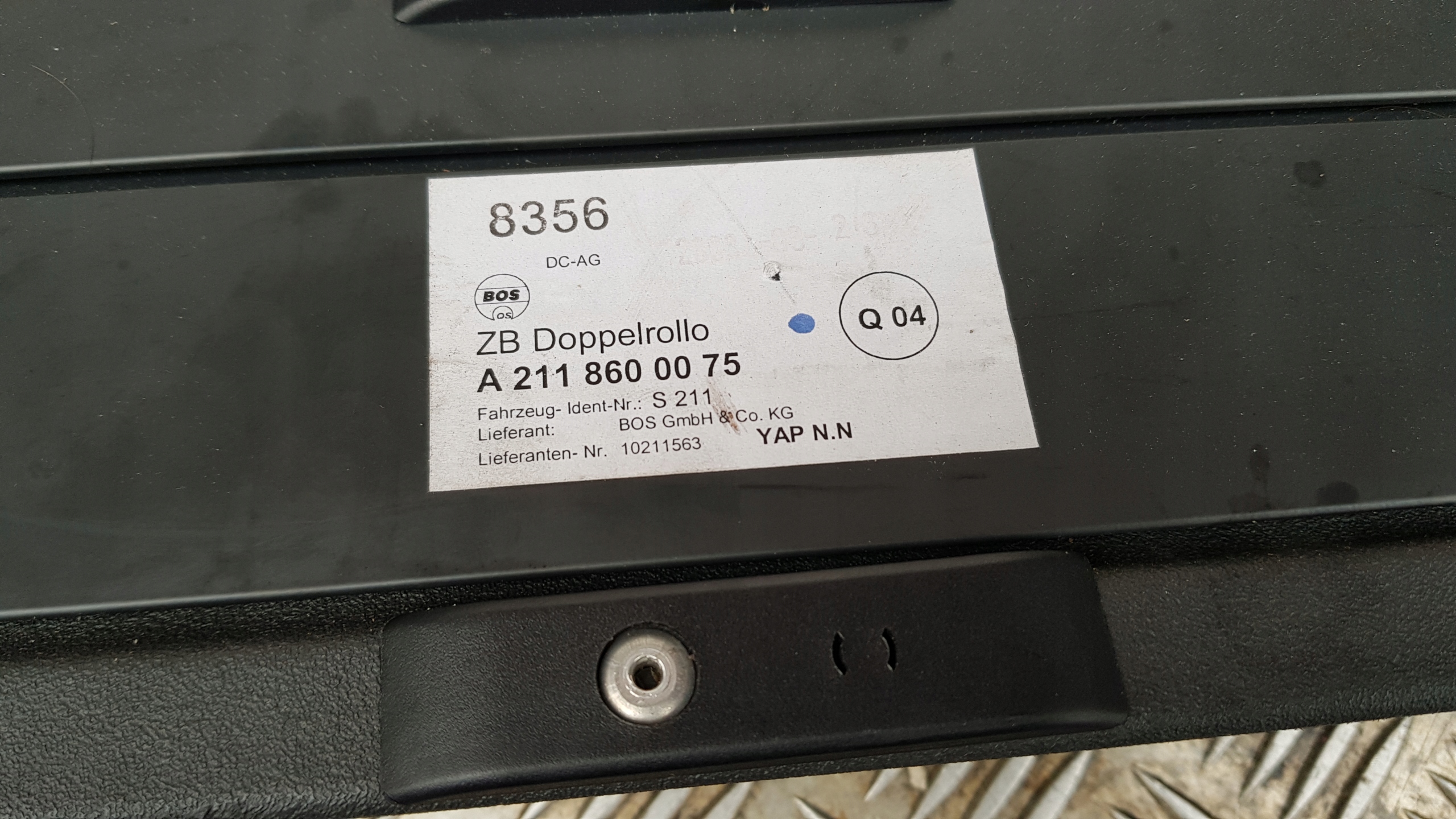 MERCEDES W211 blinds boot KOMBI black A2118600075