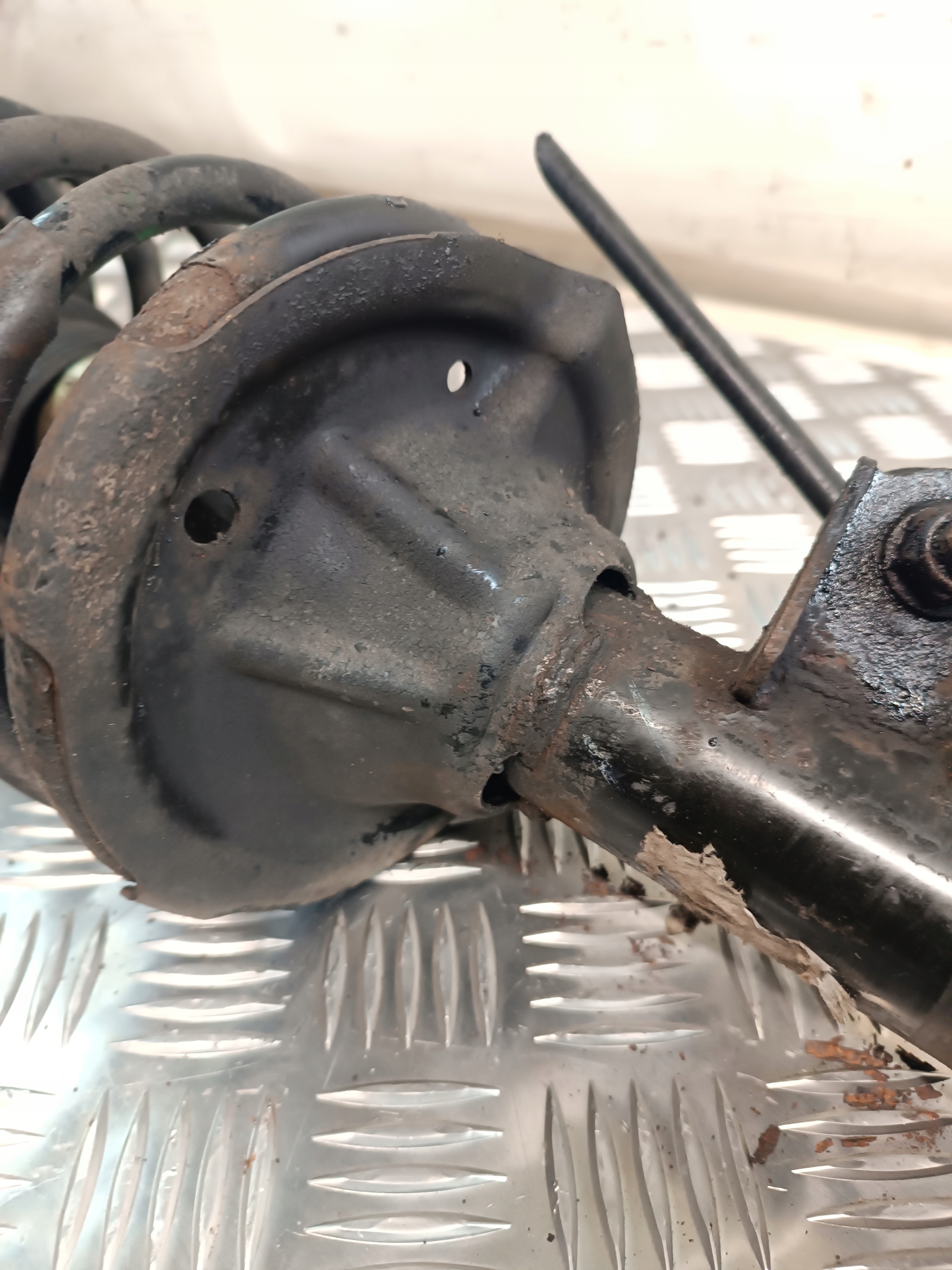 McPherson left front KIA PICANTO 2006r 1.1B