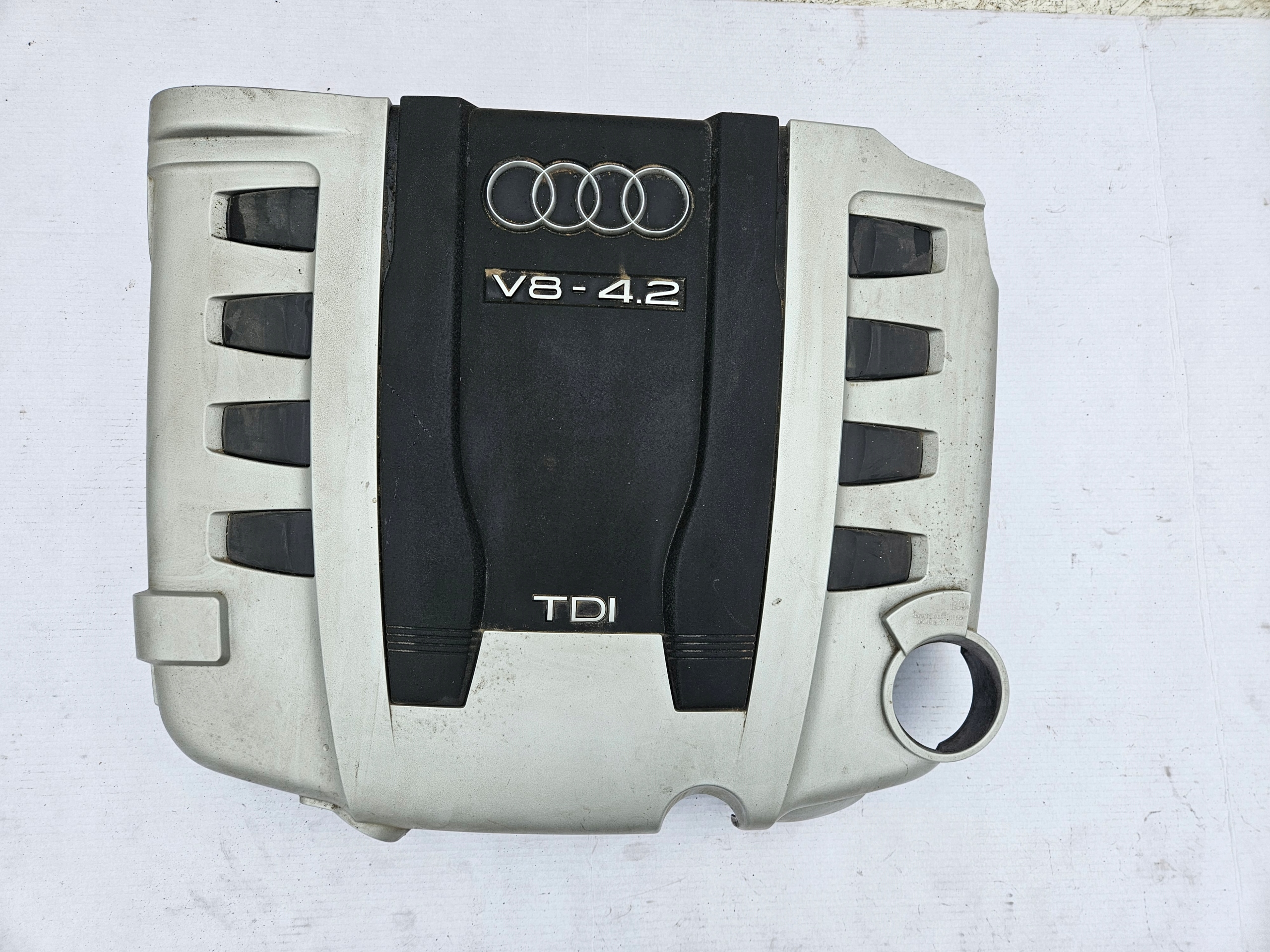A8 D3 OSŁONA POKRYWA SILNIKA 4,2 TDI 057103925