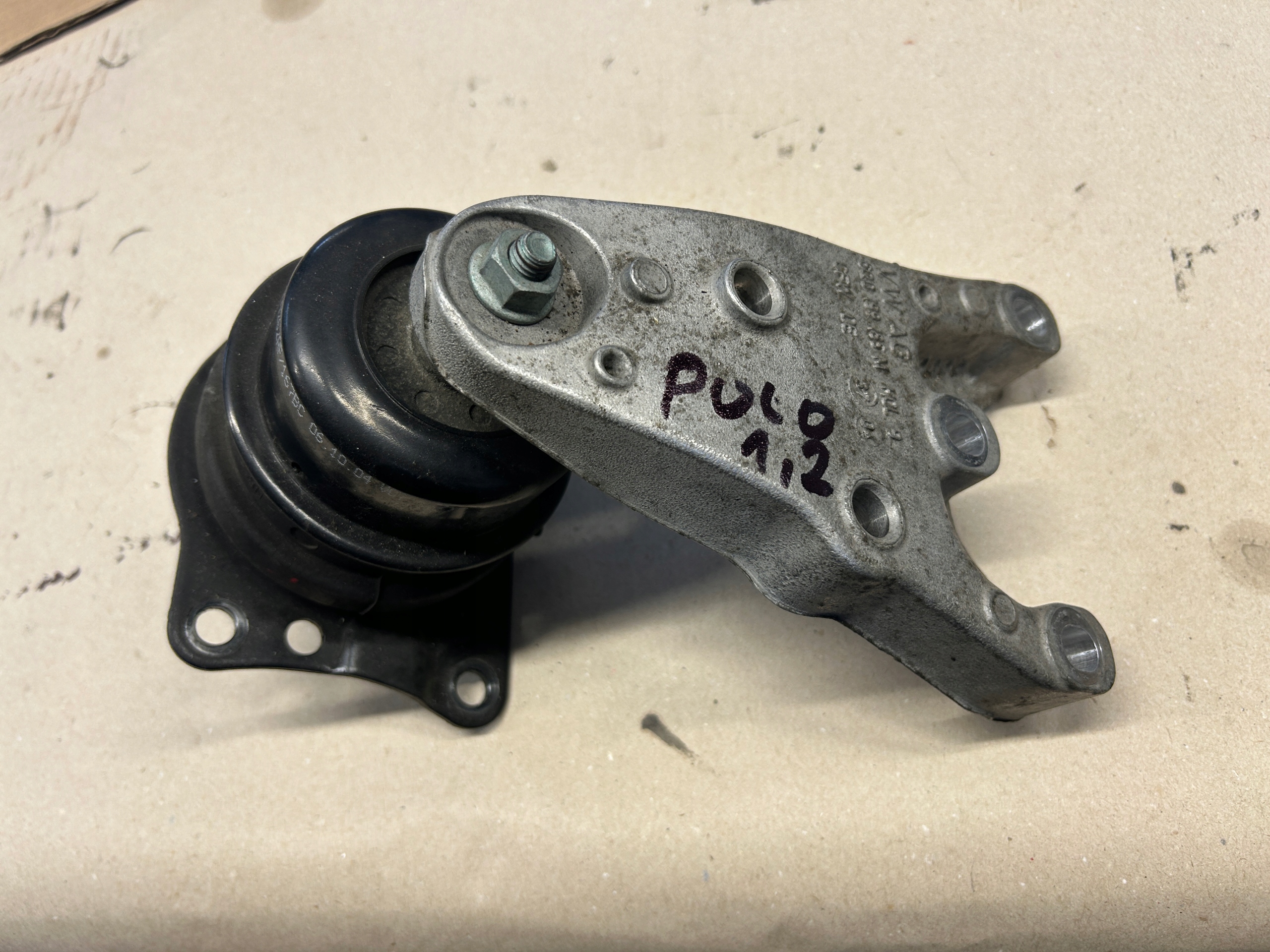 VW POLO 9N 1,2 holder engine mount 6Q0199185M
