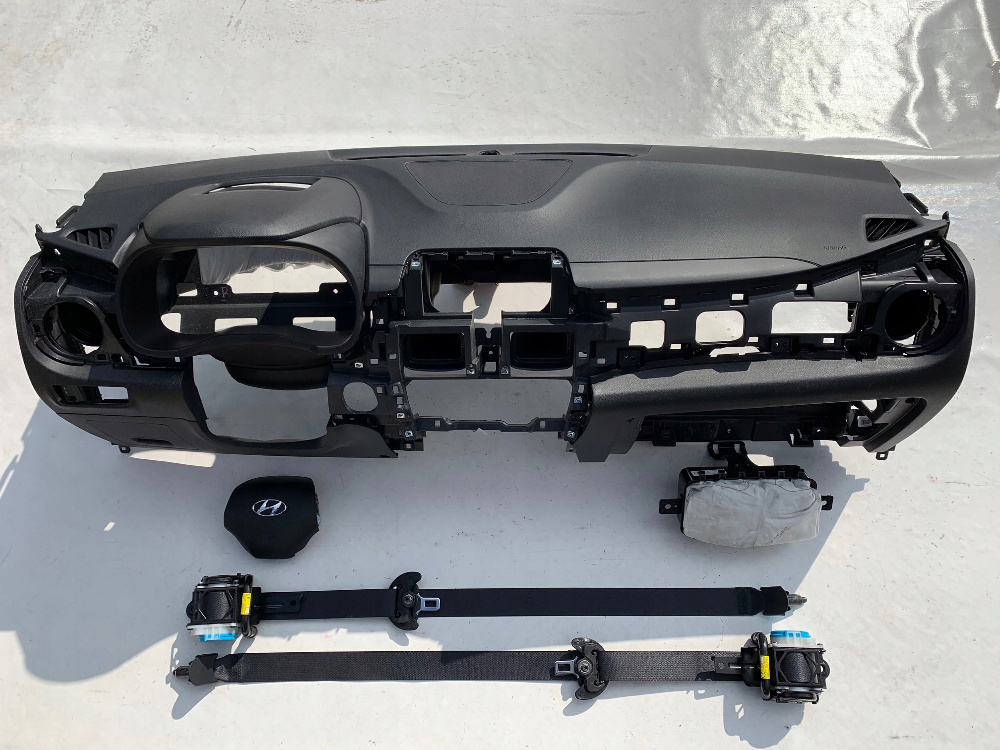 Hyundai Kona ТОРПЕДA ТОРПЕДА ПАНЕЛЬ ПРИЛАДІВ ПОДУШКИ РЕМЕНІ