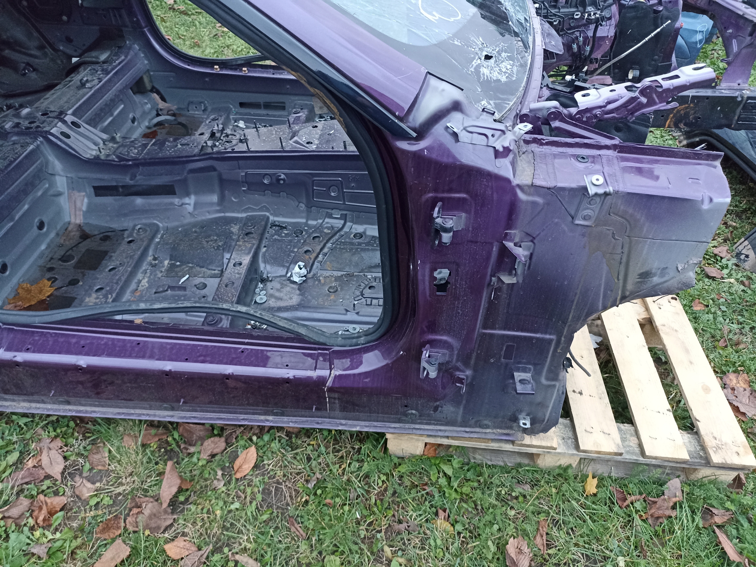 BMW 8 G15 F92 SŁUPEK PRAWY ĆWIARTKA