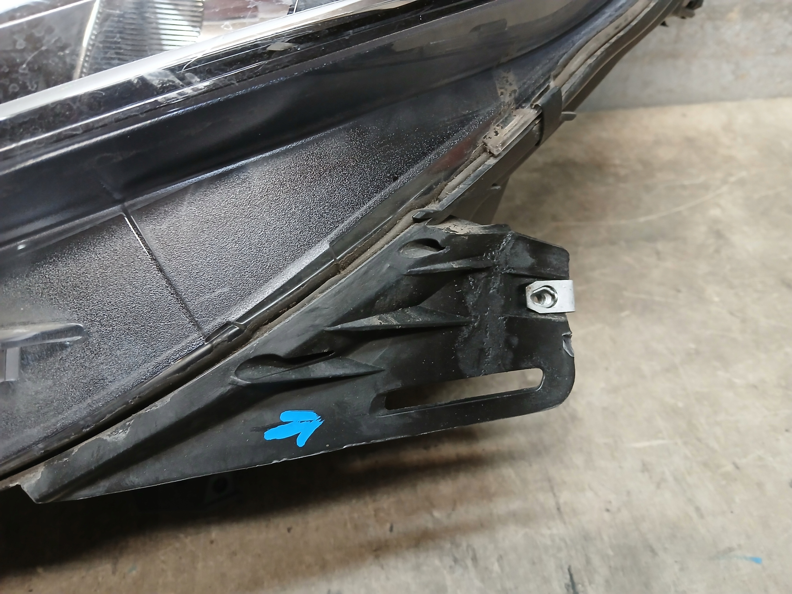 light front left OPEL ZAFIRA C LIFT LED 39050526