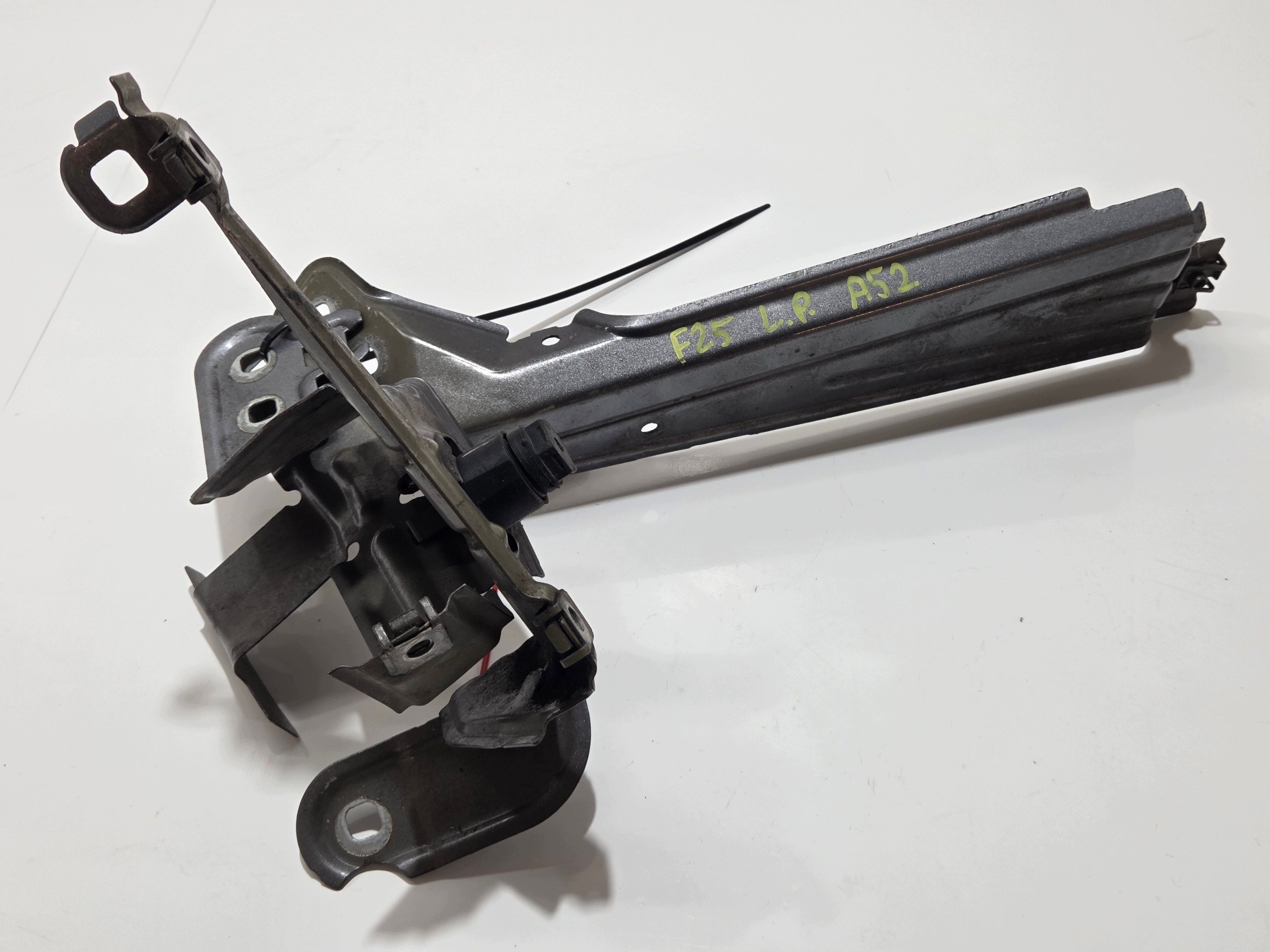 staffa parafango sinistra anteriore BMW X3 F25 A52