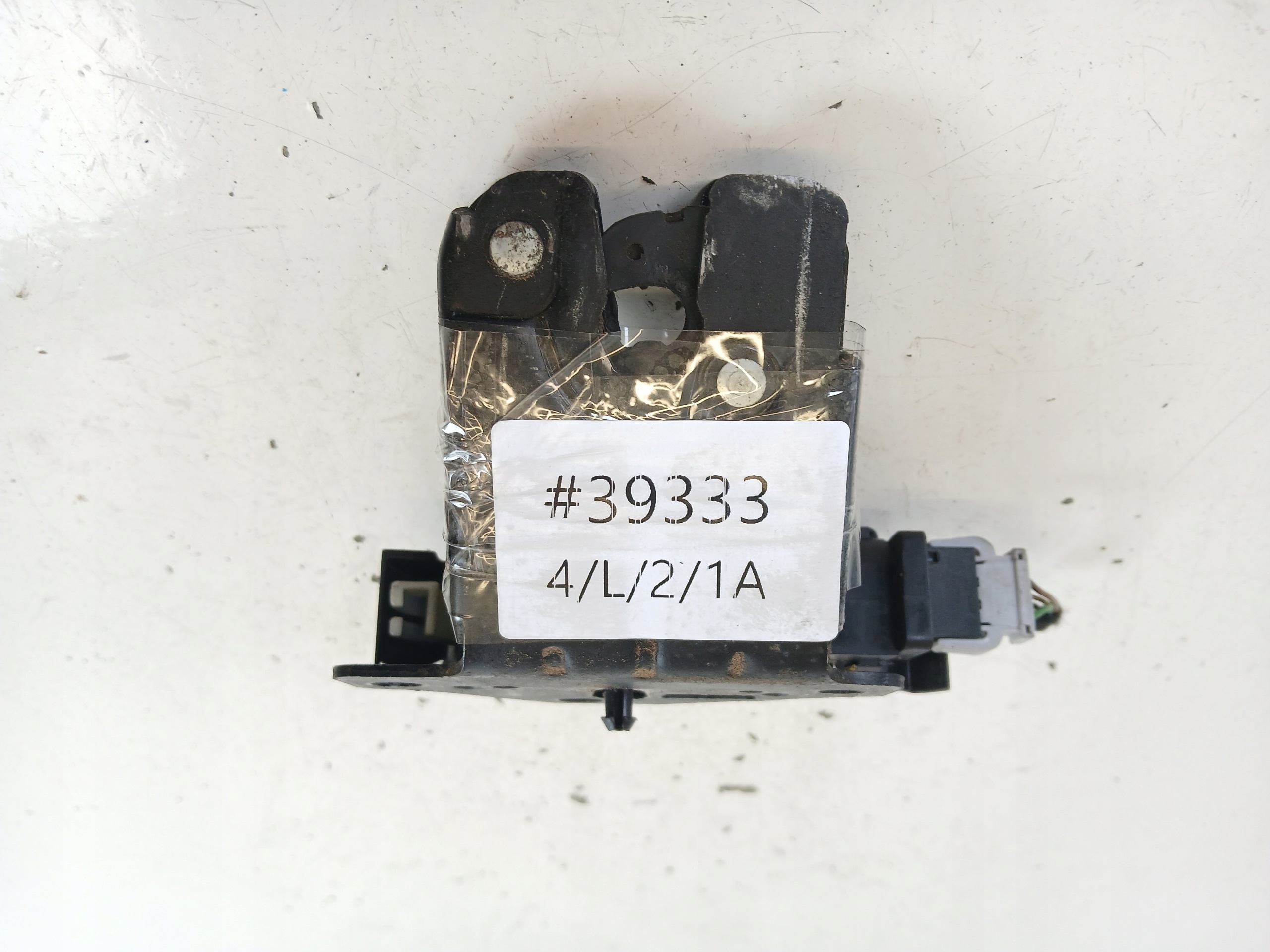 AUDI A3 8P A4 B7 lock bonnet boot 8P4827505C