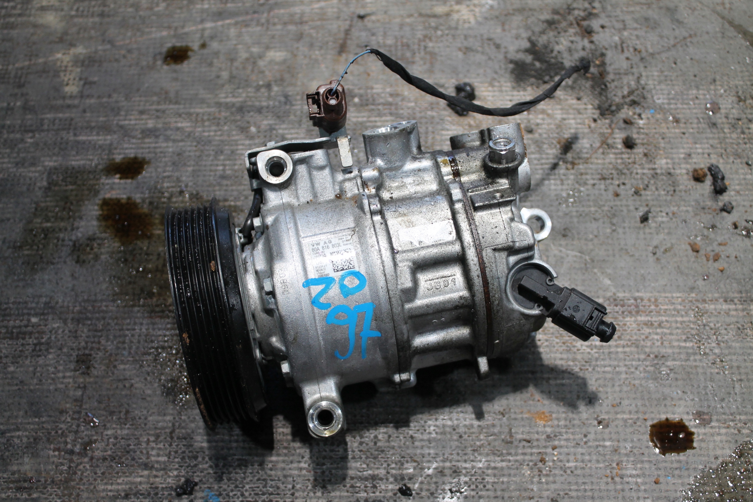 2097. Klimakompressor klimaanlage AUDI 80A816803L