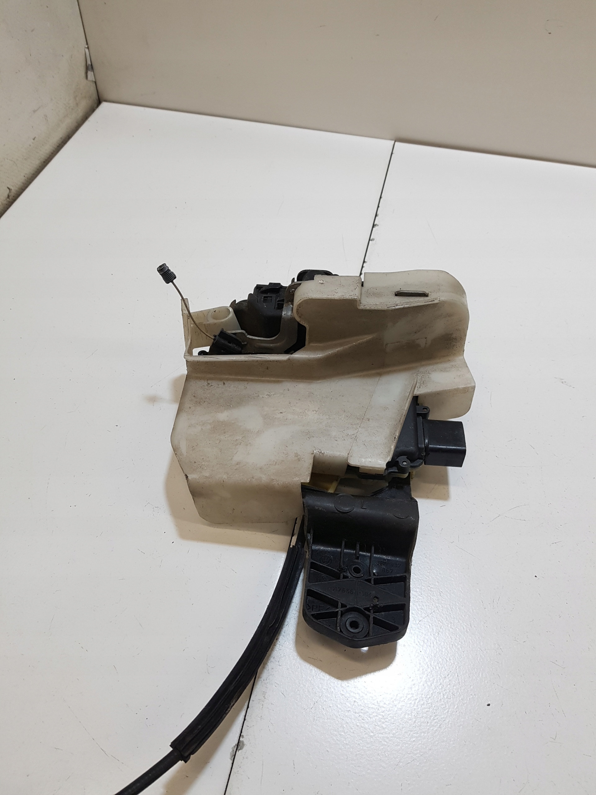 lock door CENTRALNY left front SKODA SUPERB 8 PIN