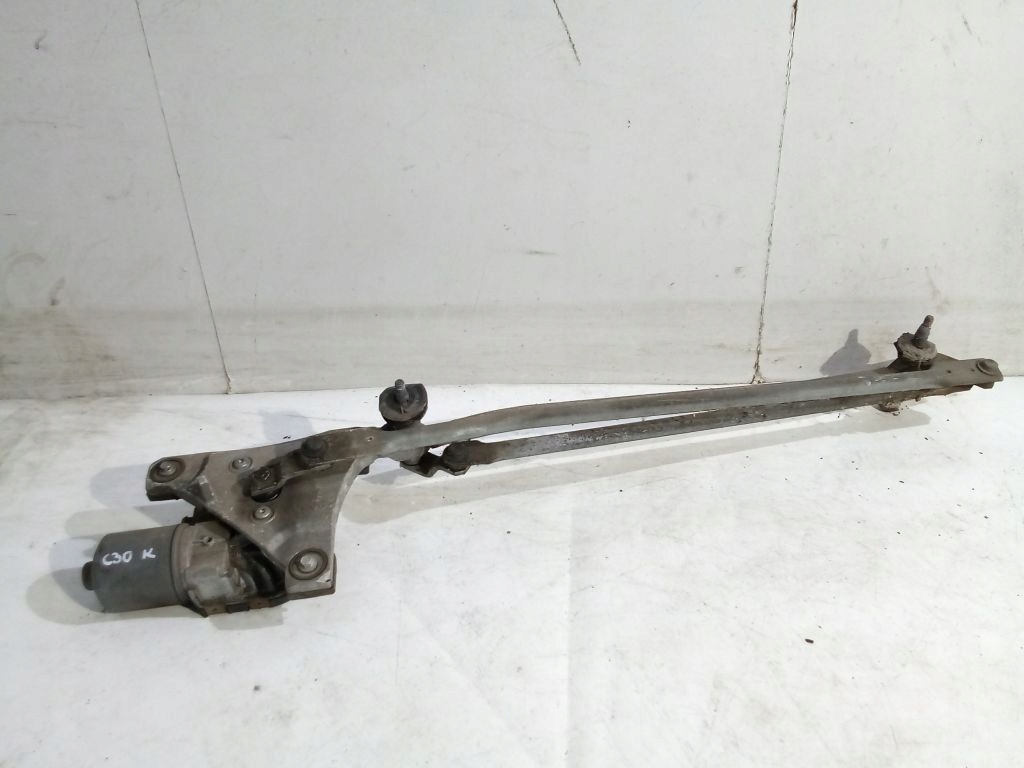 Volvo C30 wiper mechanism front