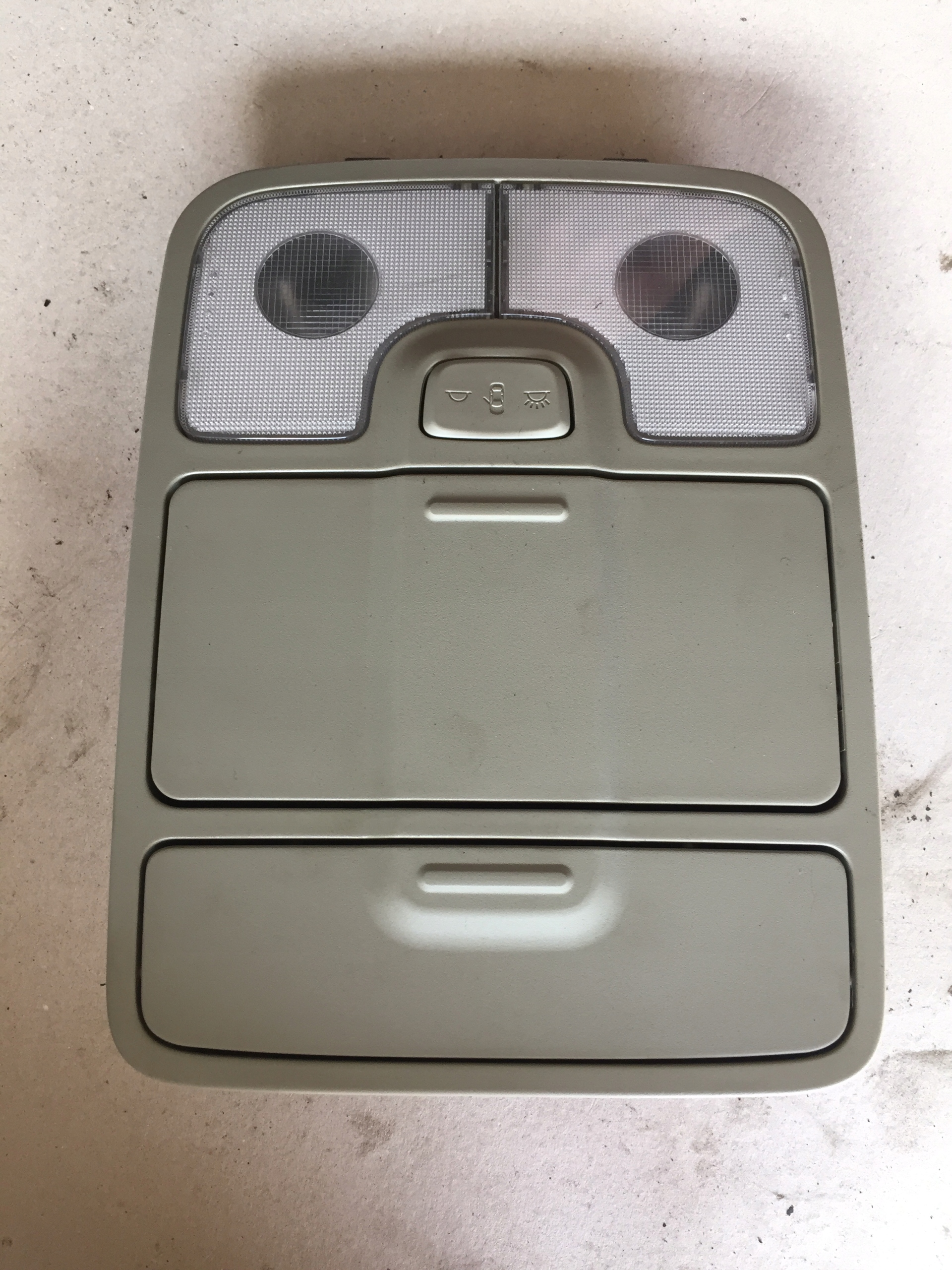 KIA CARENS IV 13 - ЛАМПА ОТСЕК СОФИТА