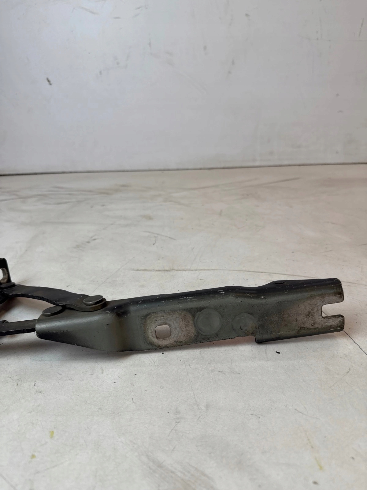 hinge bonnets front front left BMW 5 E60