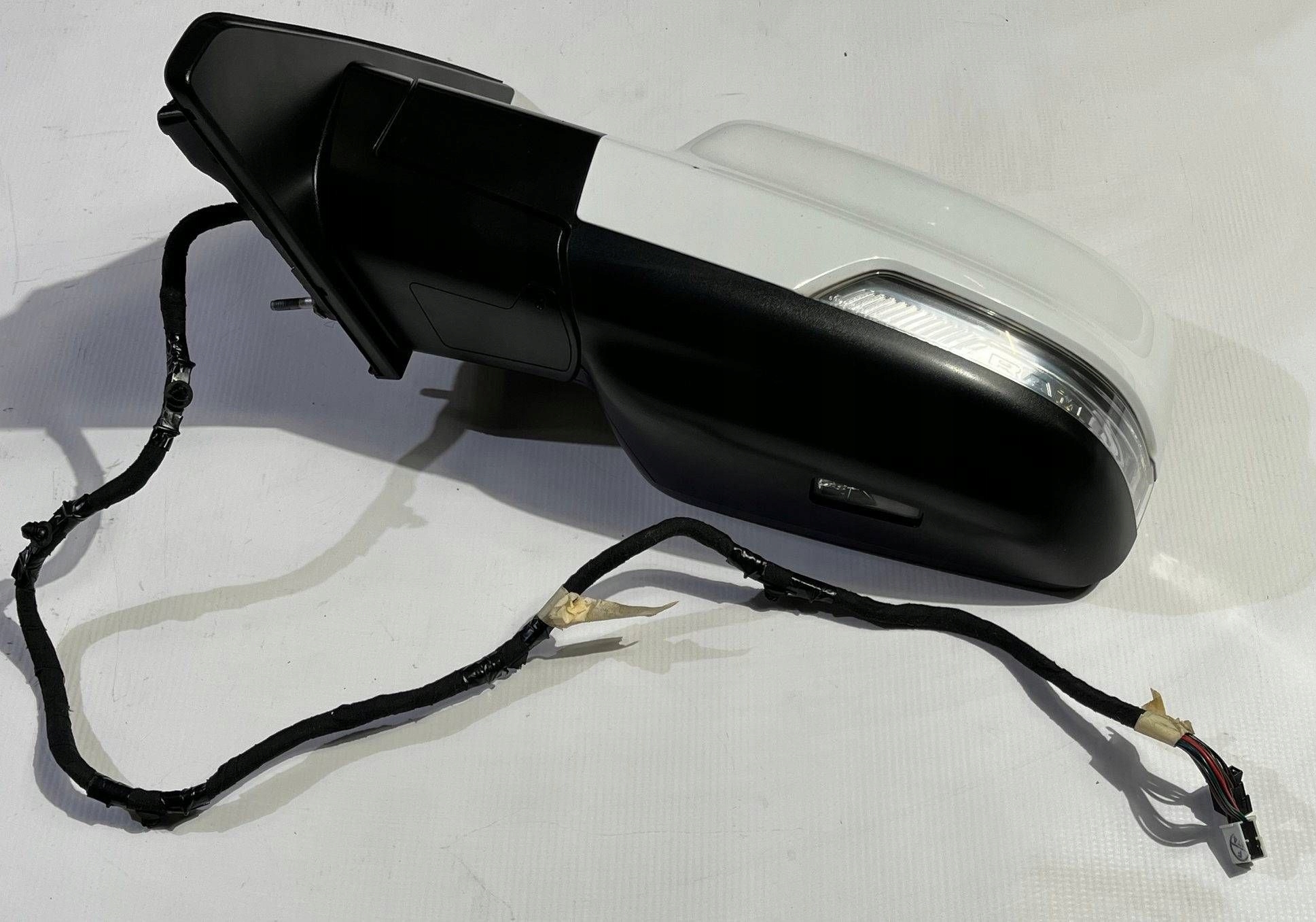 mirror left exterior 18pin 10+8 Dodge RAM 1500 V 2019