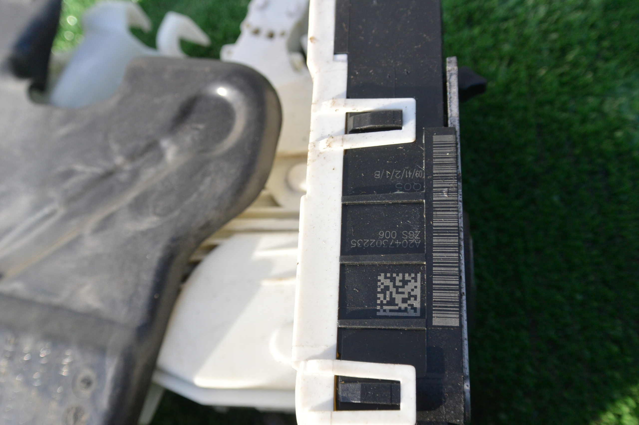 lock door right rear part KPL MERCEDES W212