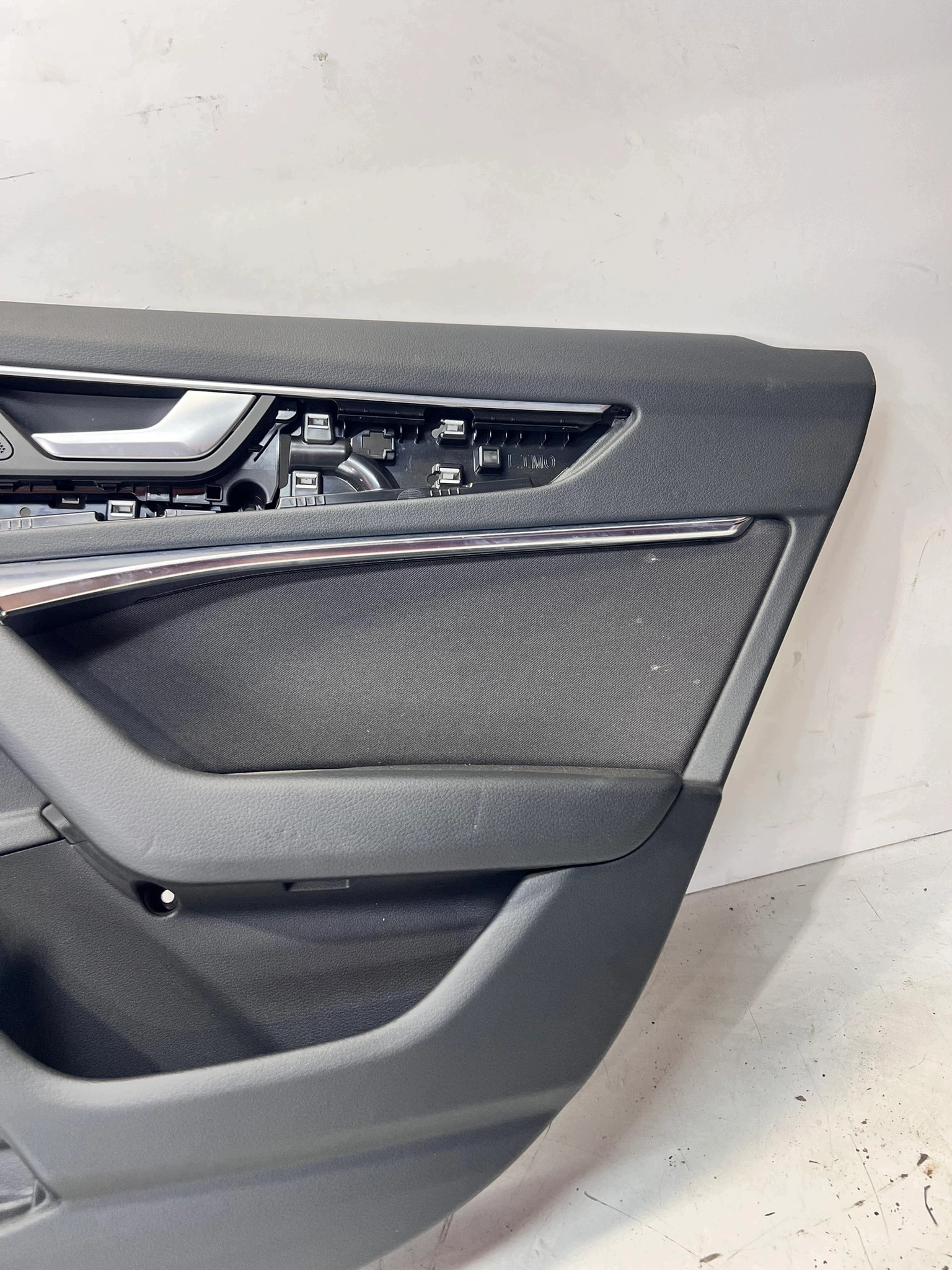side door right rear part AUDI A6 C8 4K0867306E QQ2
