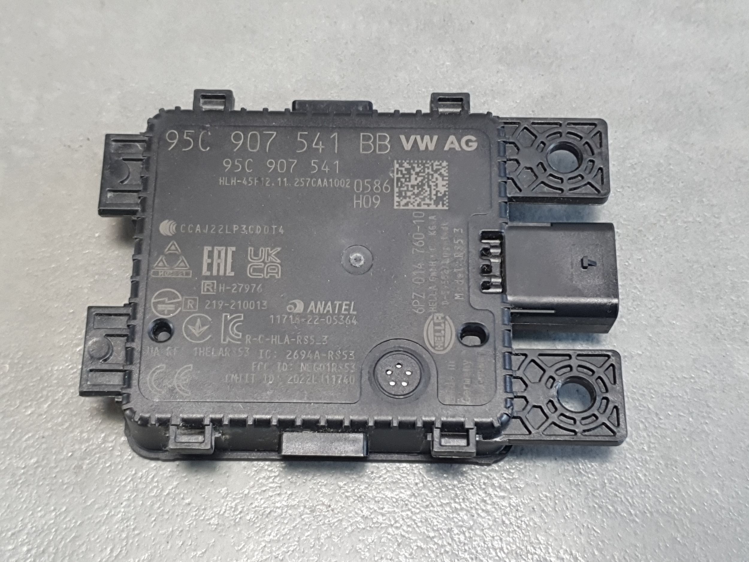 Audi Q6 e-tron Radar tempomatu aktiv 95C907541BB