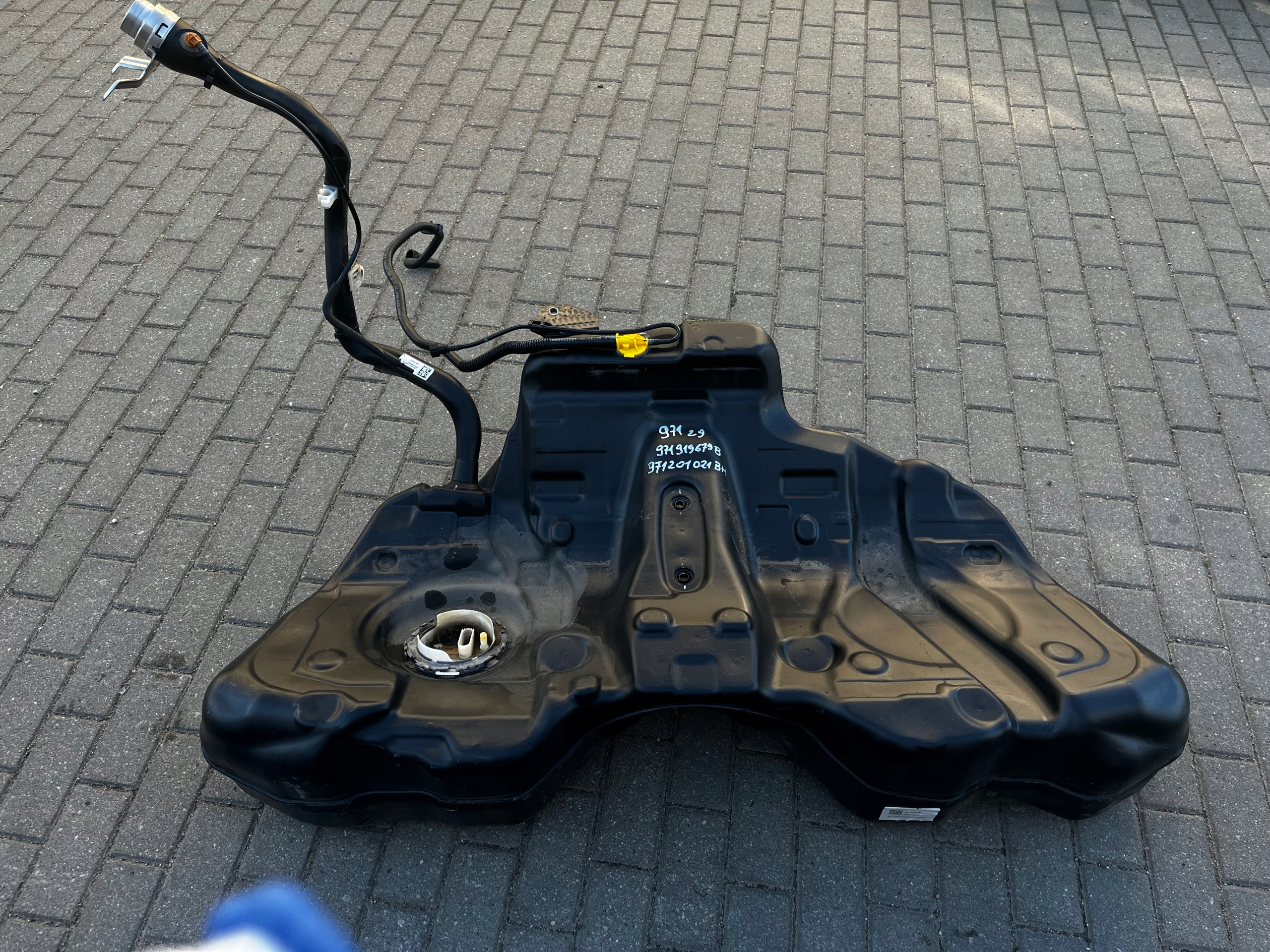 IDEALNY tank PORSCHE PANAMERA 971 1