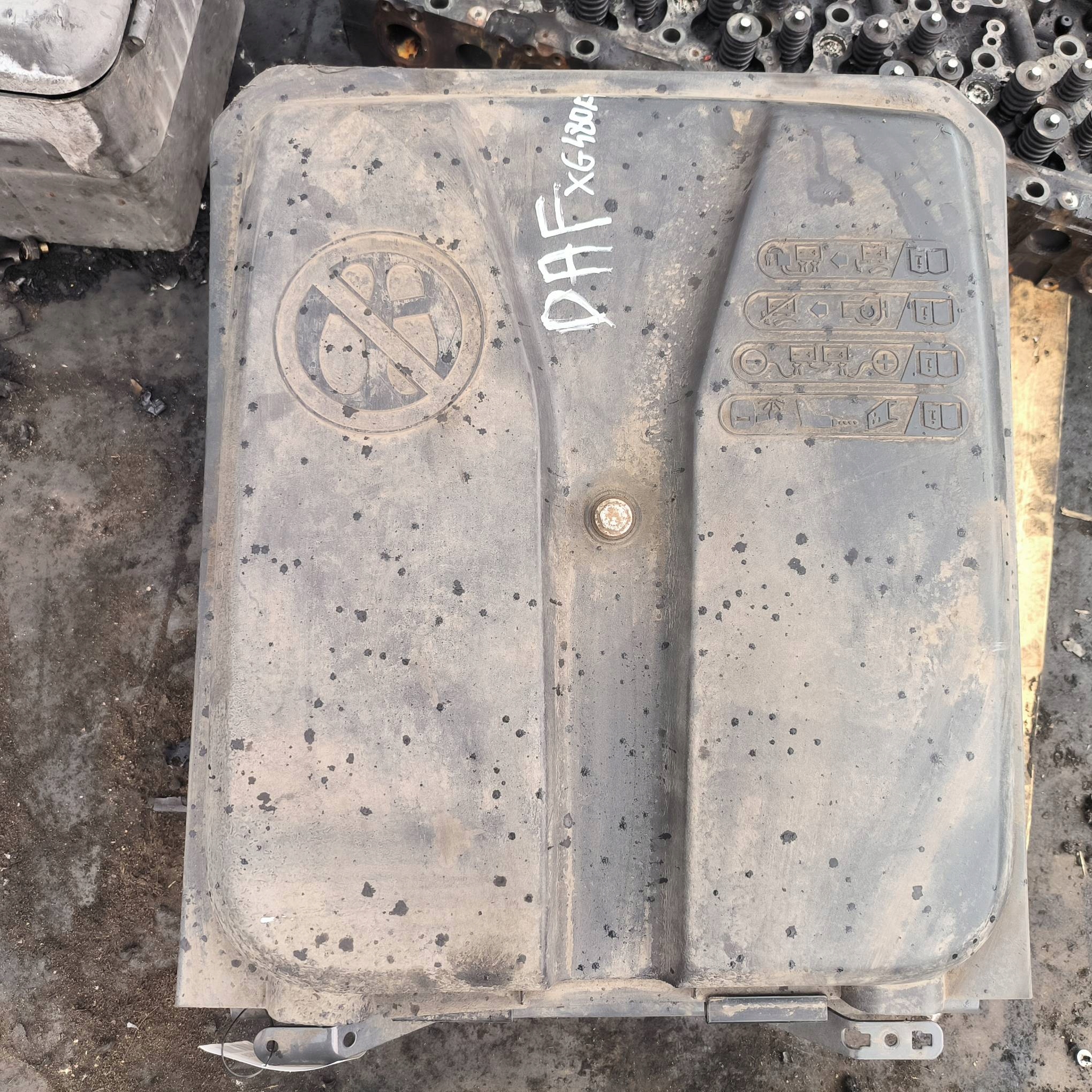 Halter AKUMULATOROW Abdeckung DAF XG 480 FT