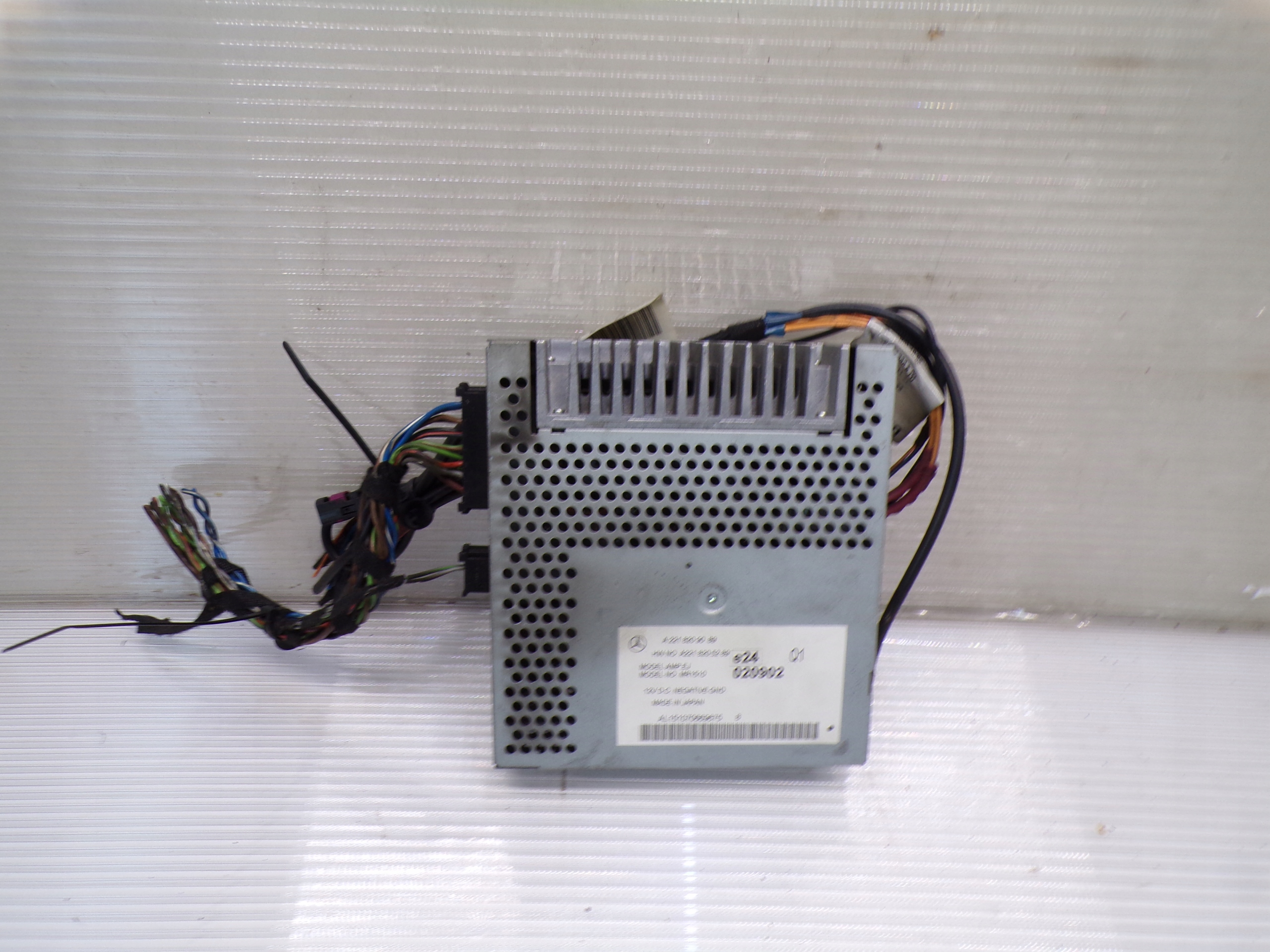 ПІДСИЛЮВАЧ РАДІО MERCEDES W221 W216 КЛ 2218209089