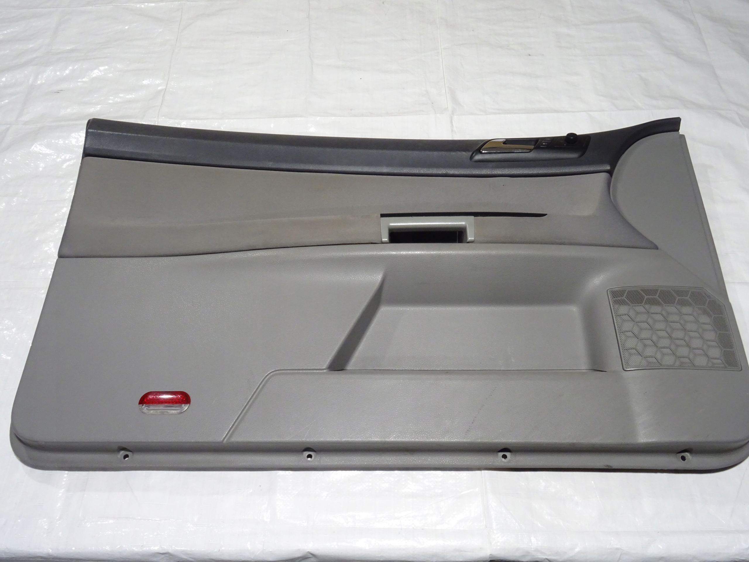 BOCZEK DRZWI PRZÓD LEWY VW POLO IV 4 6Q0 01-05 3D