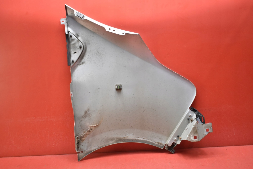 fender left front front SREBRNY RENAULT TRAFIC 14