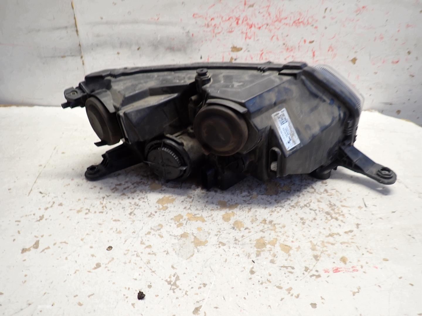feu avant avant gauche SKODA RAPID 2012- 5JB941015