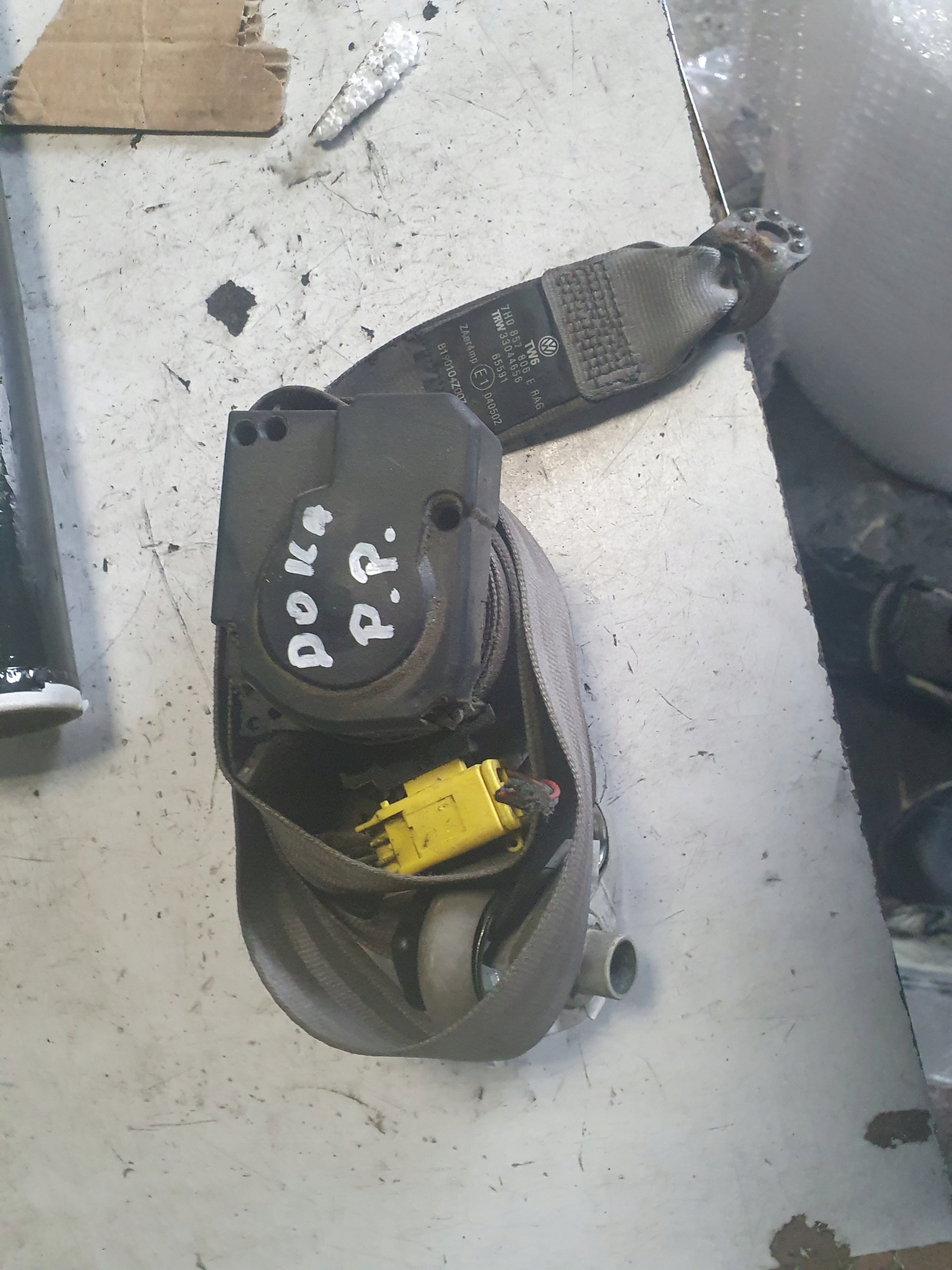 tension belt safety right front VW T5 7H0857806E